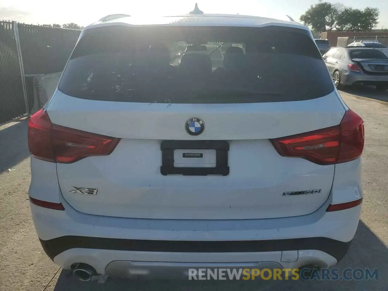6 fotografías del automóvil dañado 5UXTR7C51KLF36493 BMW X3 2019