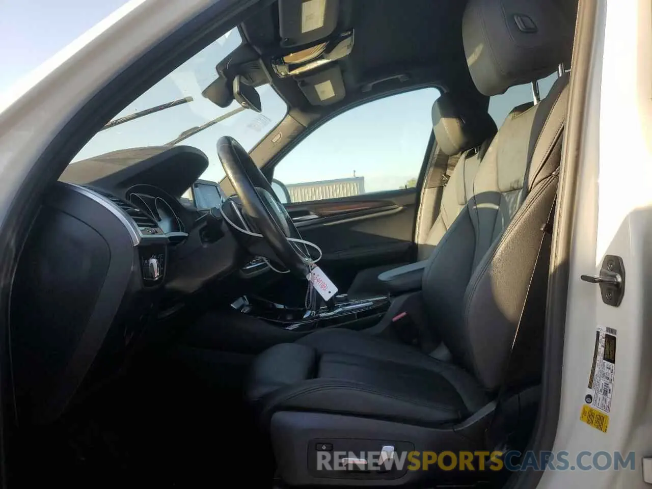7 fotografías del automóvil dañado 5UXTR7C51KLF36493 BMW X3 2019