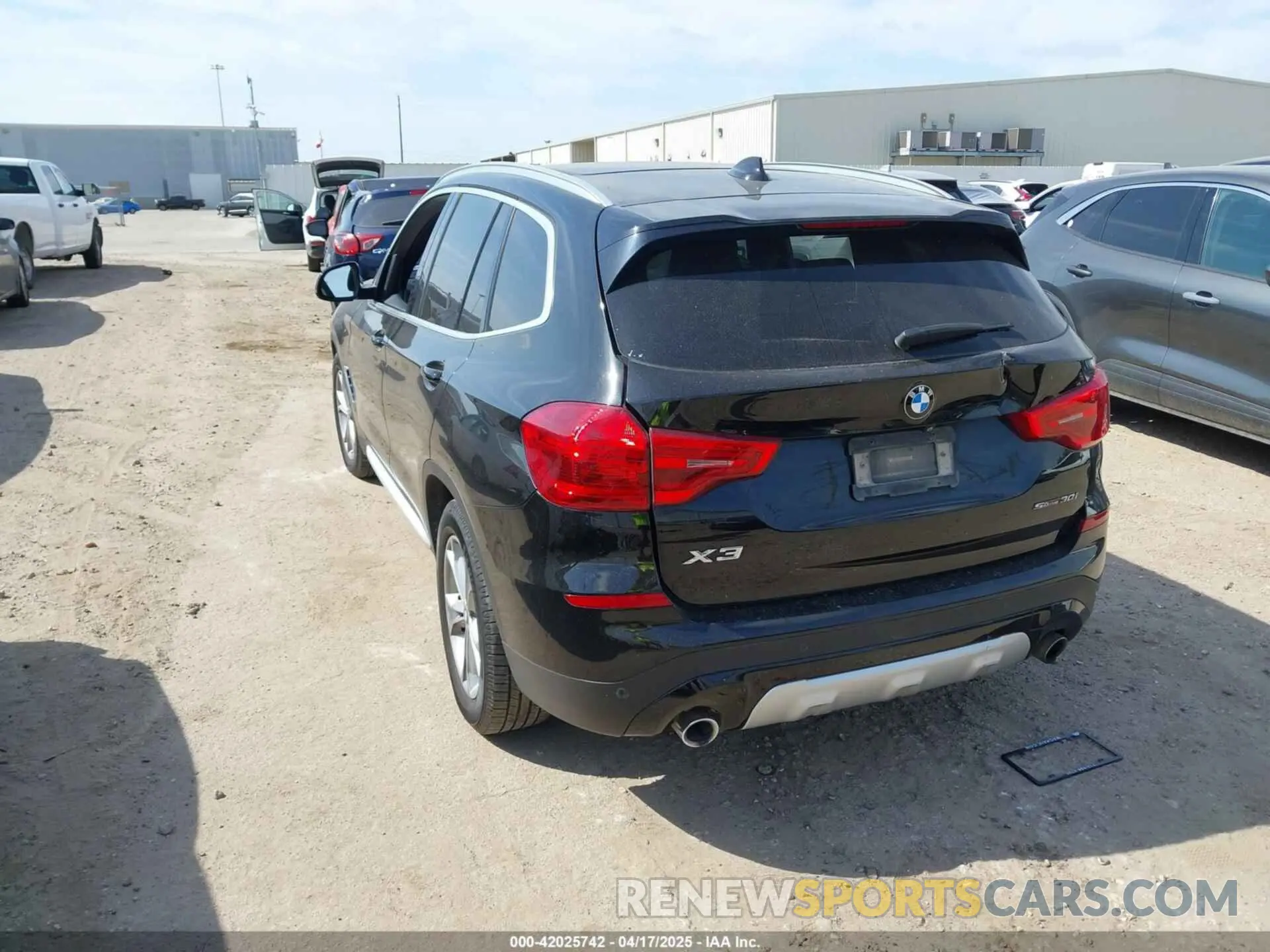 3 fotografías del automóvil dañado 5UXTR7C51KLR47213 BMW X3 2019