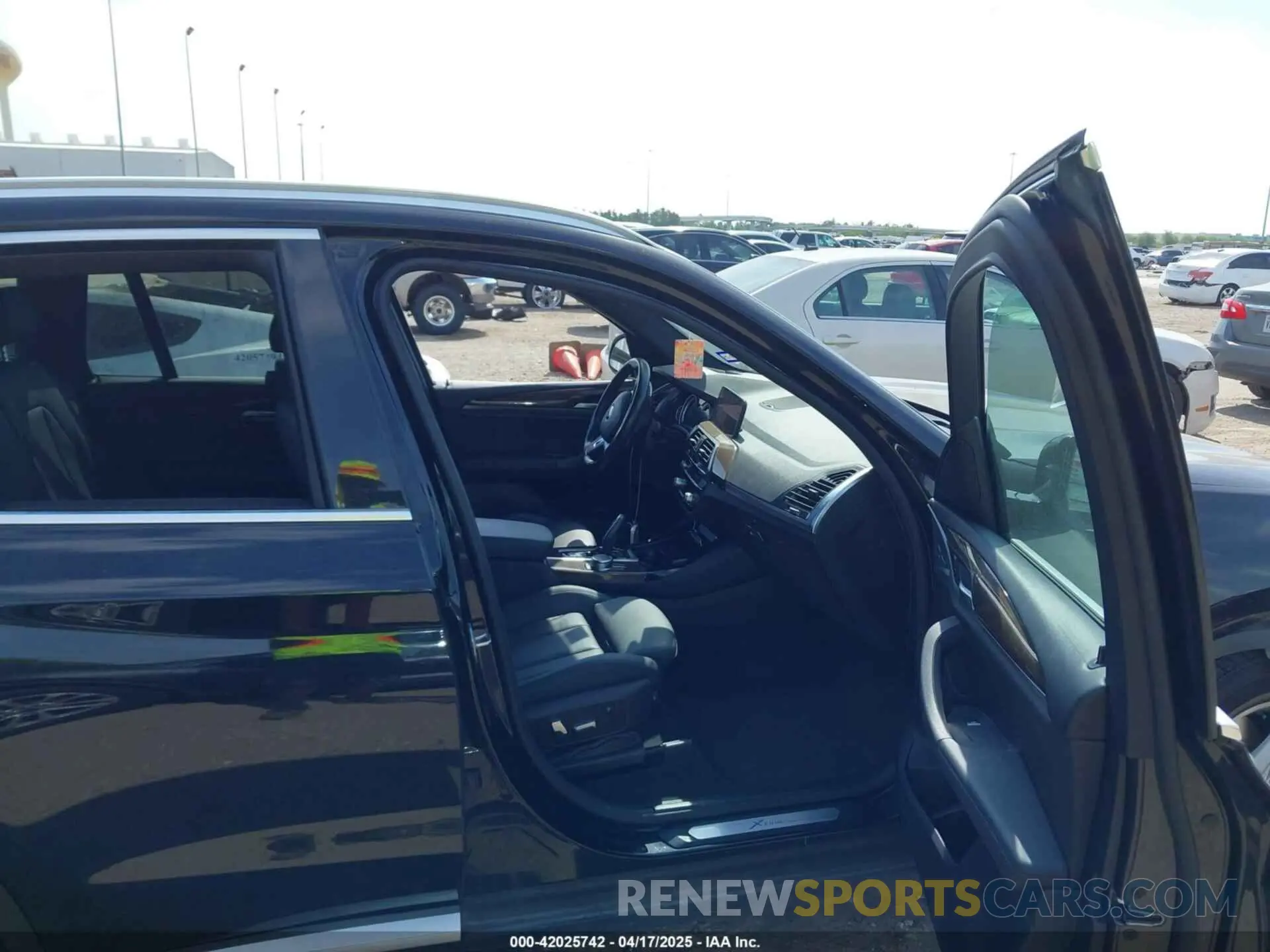 5 fotografías del automóvil dañado 5UXTR7C51KLR47213 BMW X3 2019