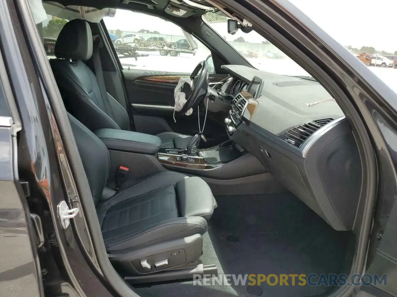 5 fotografías del automóvil dañado 5UXTR7C53KLE98992 BMW X3 2019