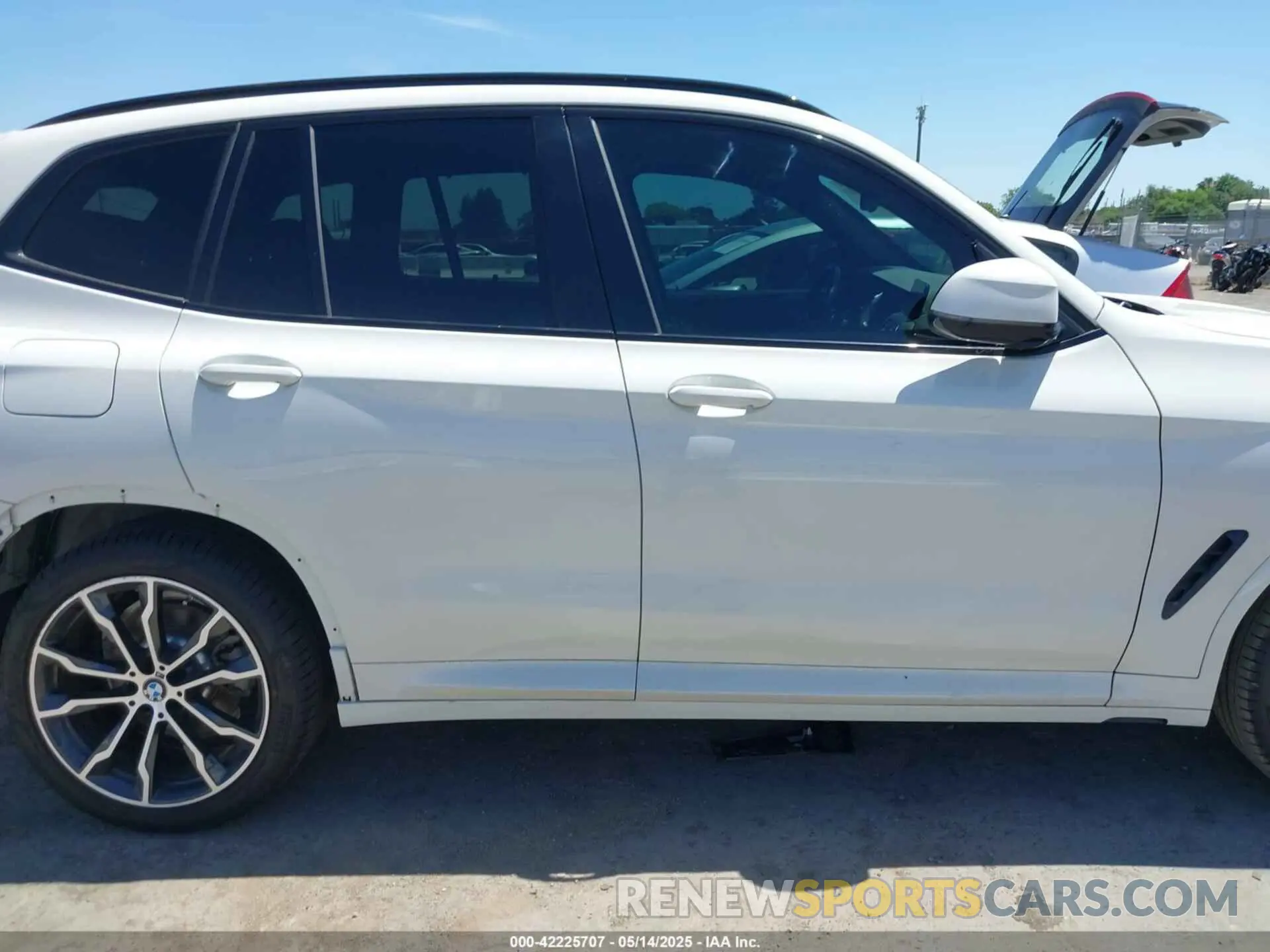 13 fotografías del automóvil dañado 5UXTR7C53KLR44393 BMW X3 2019