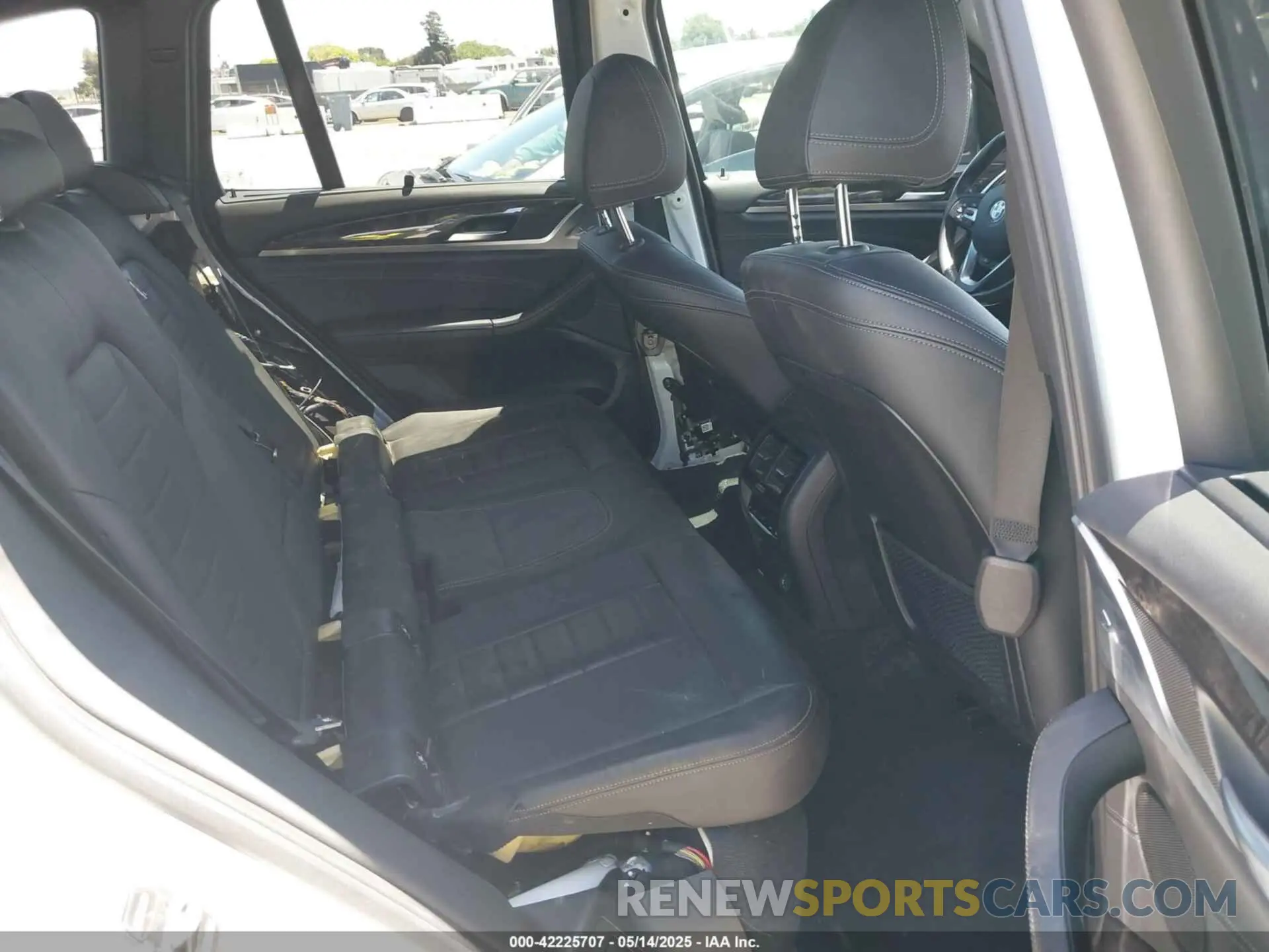8 fotografías del automóvil dañado 5UXTR7C53KLR44393 BMW X3 2019