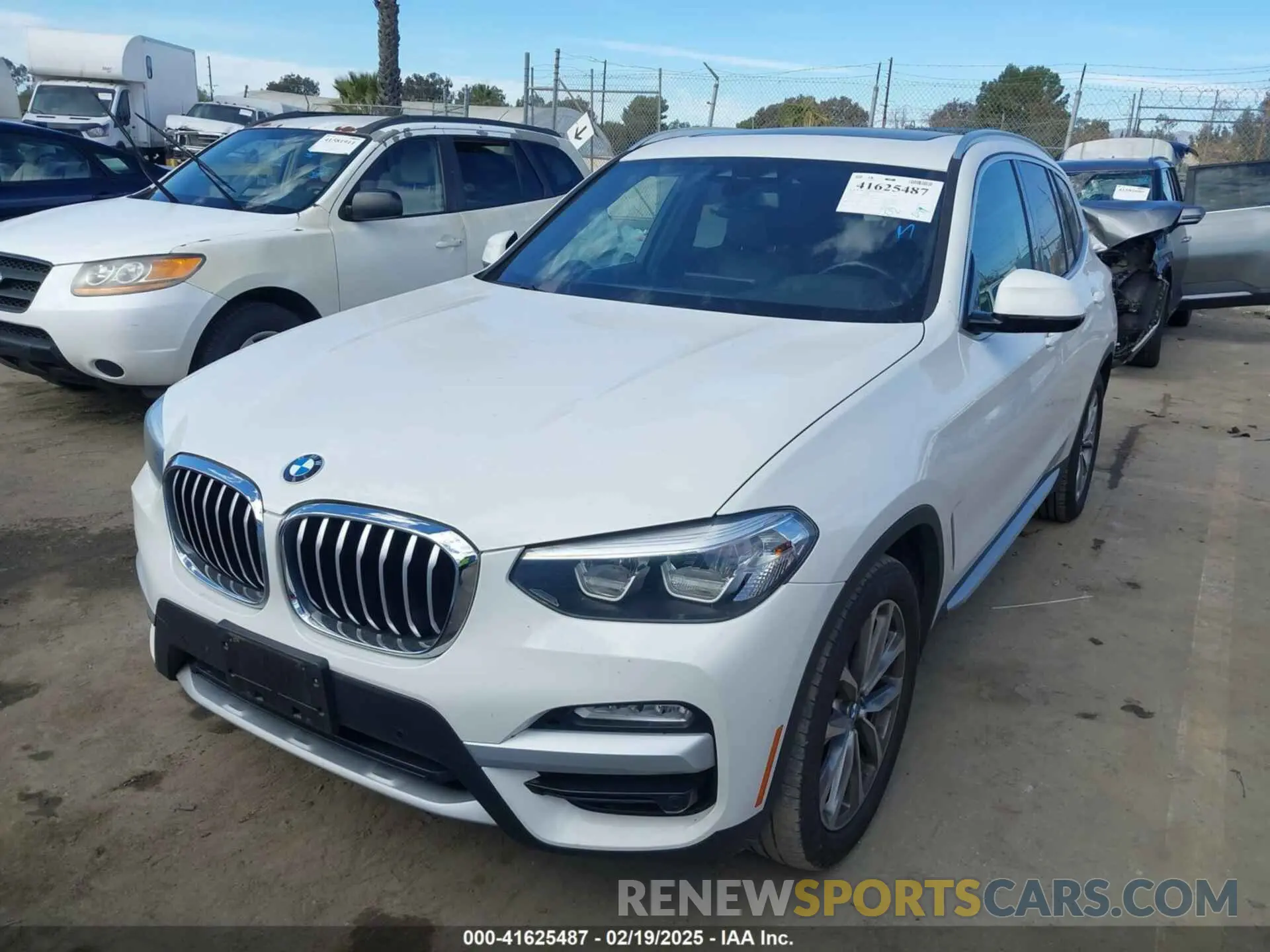 2 fotografías del automóvil dañado 5UXTR7C56KLR51192 BMW X3 2019