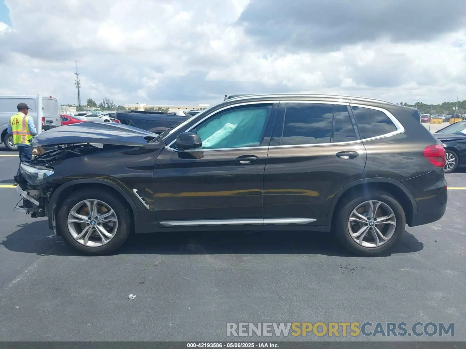 14 fotografías del automóvil dañado 5UXTR7C56KLR51693 BMW X3 2019
