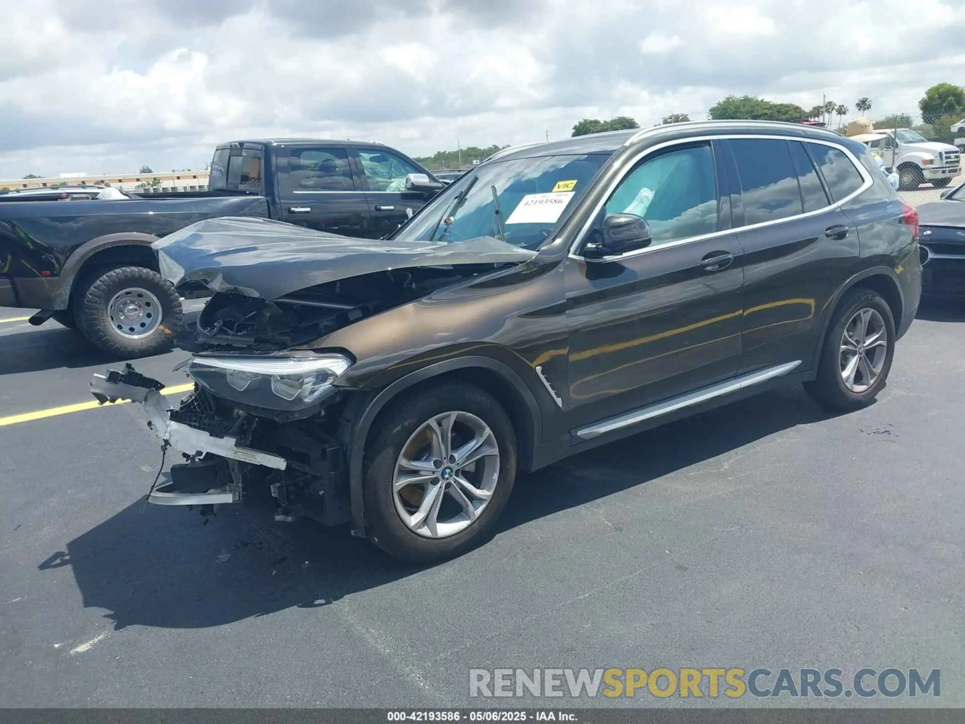 2 fotografías del automóvil dañado 5UXTR7C56KLR51693 BMW X3 2019