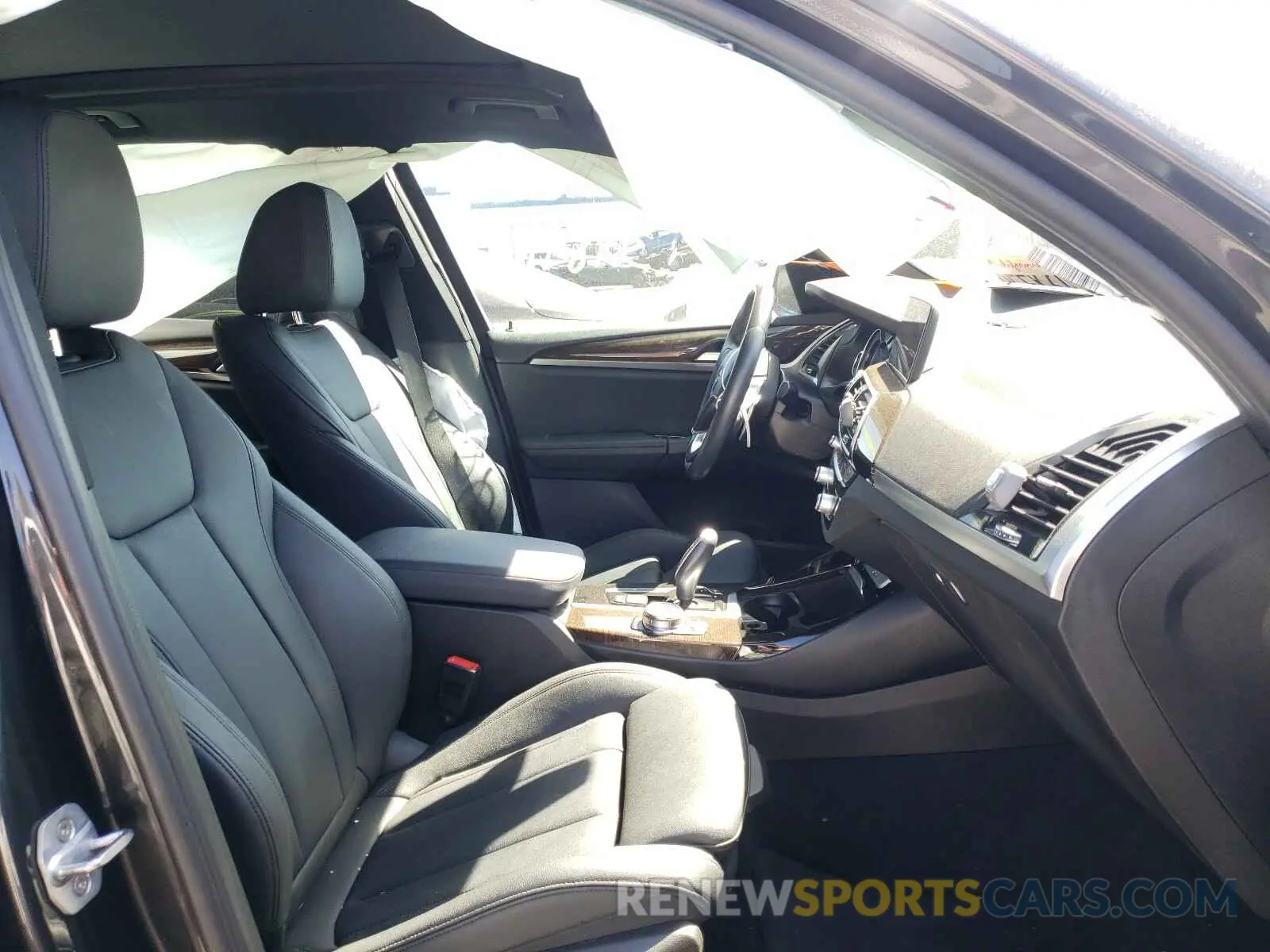 5 fotografías del automóvil dañado 5UXTR7C58KLE98194 BMW X3 2019