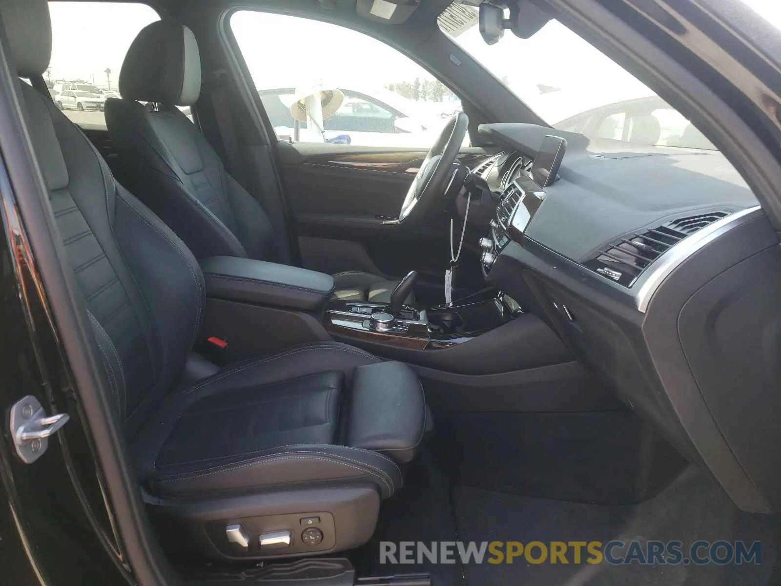 5 fotografías del automóvil dañado 5UXTR7C58KLF26592 BMW X3 2019