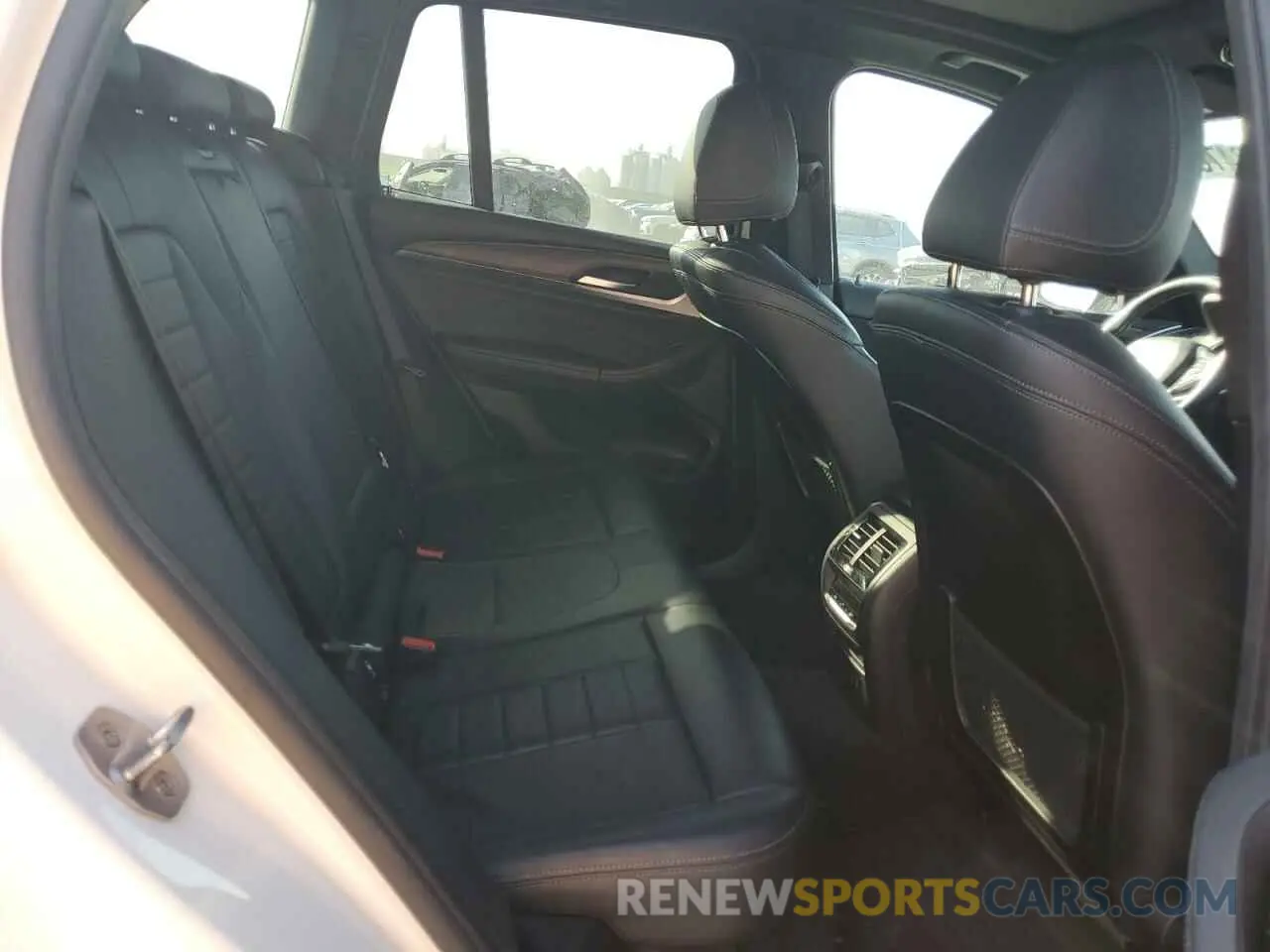 11 fotografías del automóvil dañado 5UXTR7C5XKLF23998 BMW X3 2019