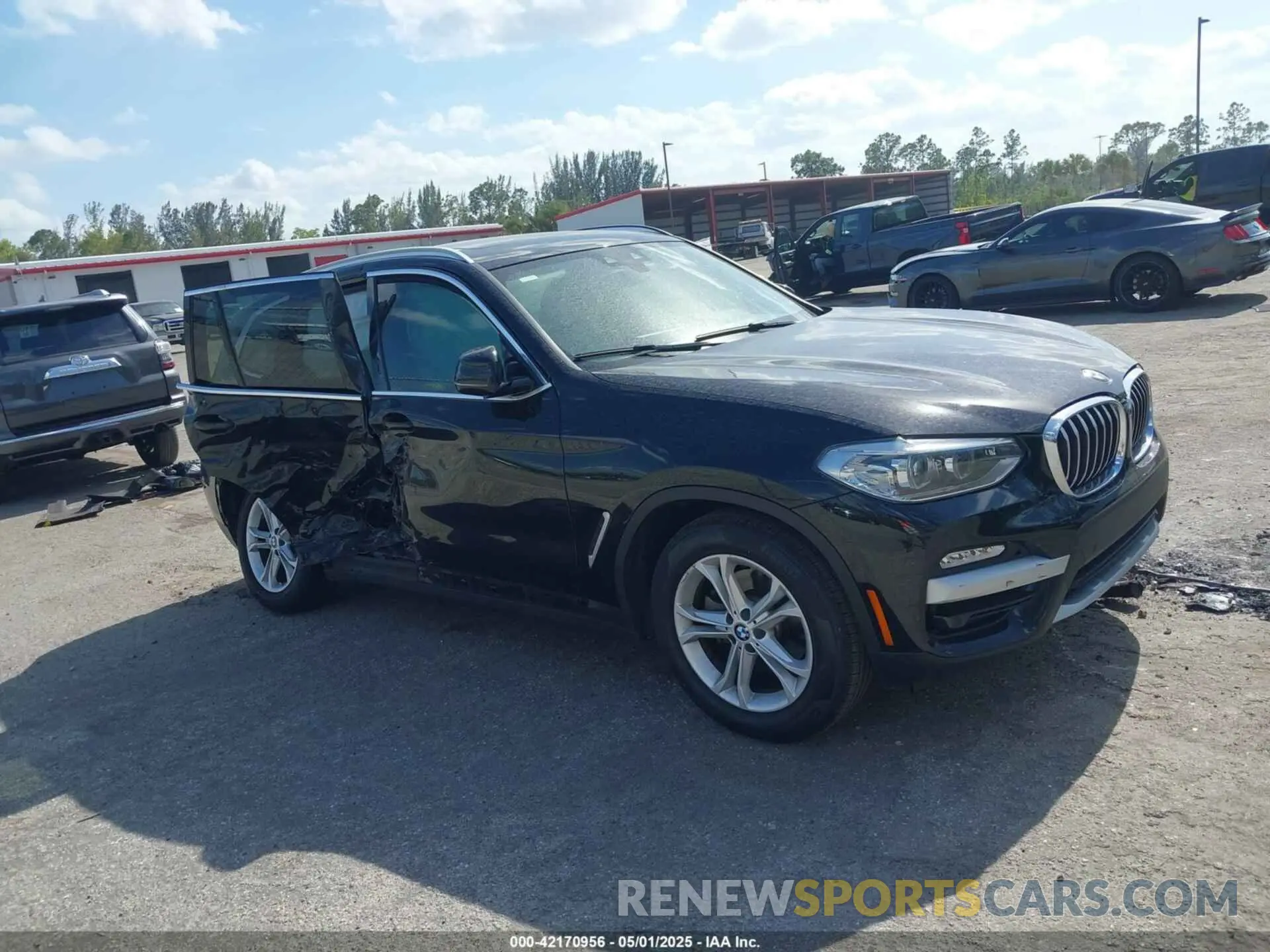 13 fotografías del automóvil dañado 5UXTR7C5XKLF29686 BMW X3 2019