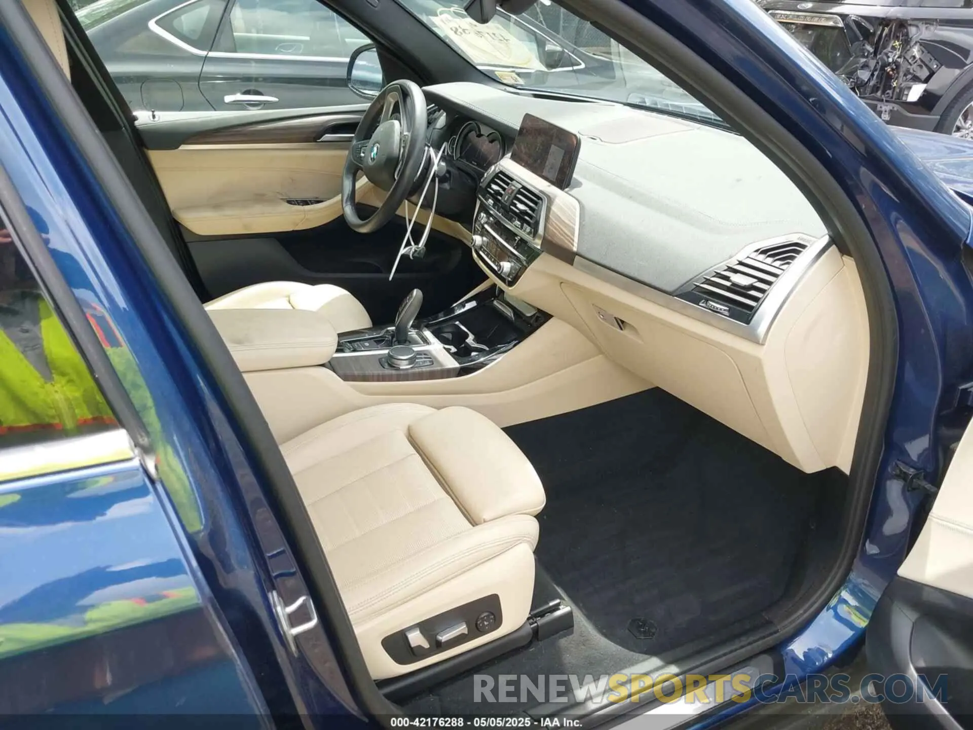 5 fotografías del automóvil dañado 5UXTR9C50KLE19256 BMW X3 2019