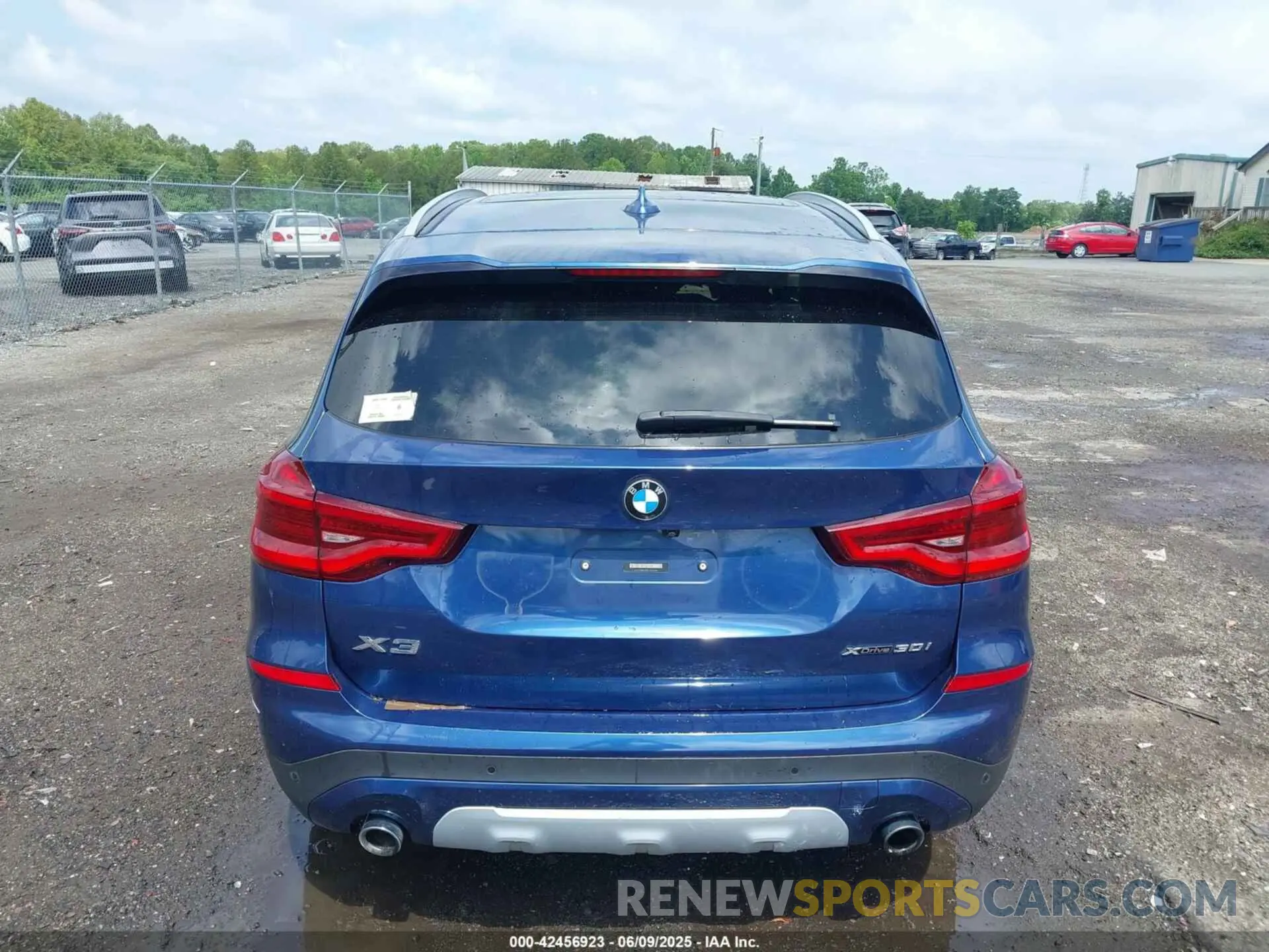 17 fotografías del automóvil dañado 5UXTR9C51KLD96652 BMW X3 2019