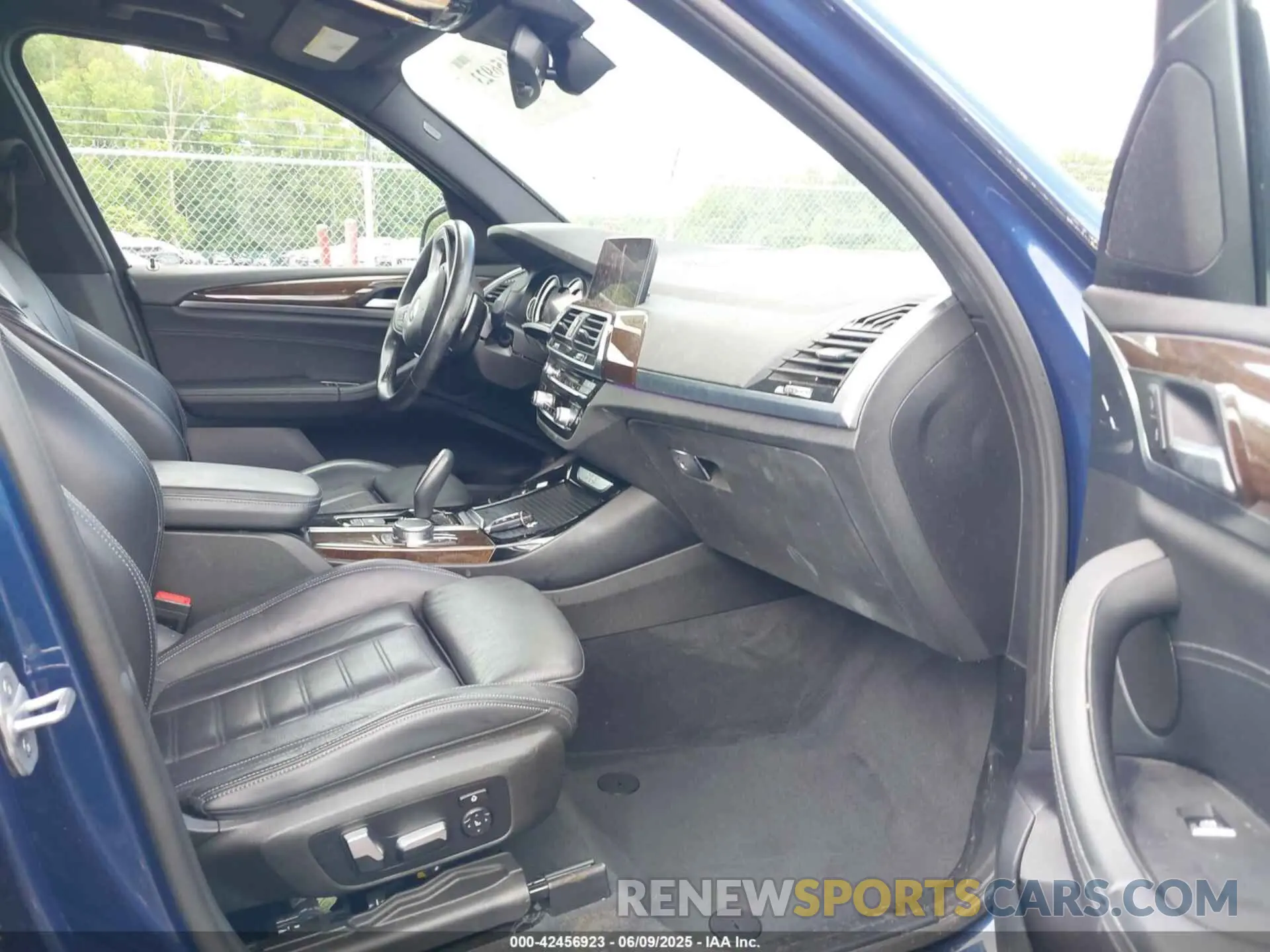 5 fotografías del automóvil dañado 5UXTR9C51KLD96652 BMW X3 2019