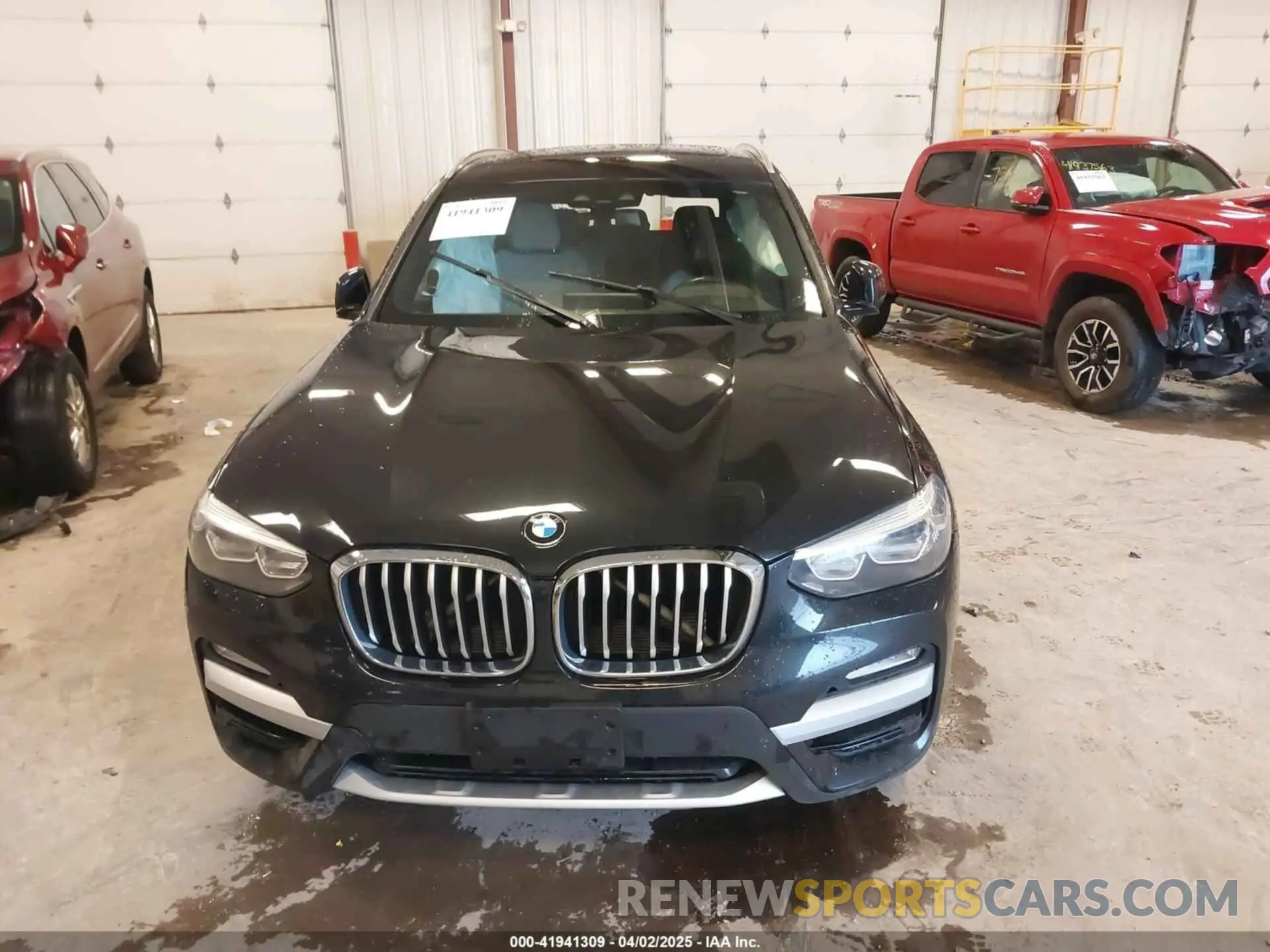 12 fotografías del automóvil dañado 5UXTR9C51KLE15877 BMW X3 2019
