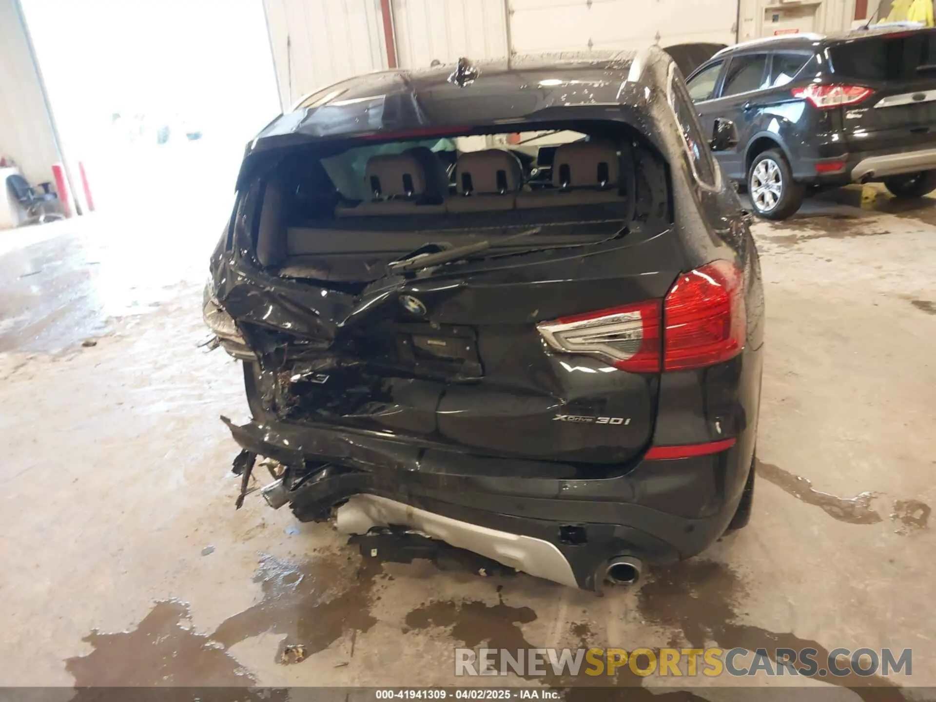16 fotografías del automóvil dañado 5UXTR9C51KLE15877 BMW X3 2019
