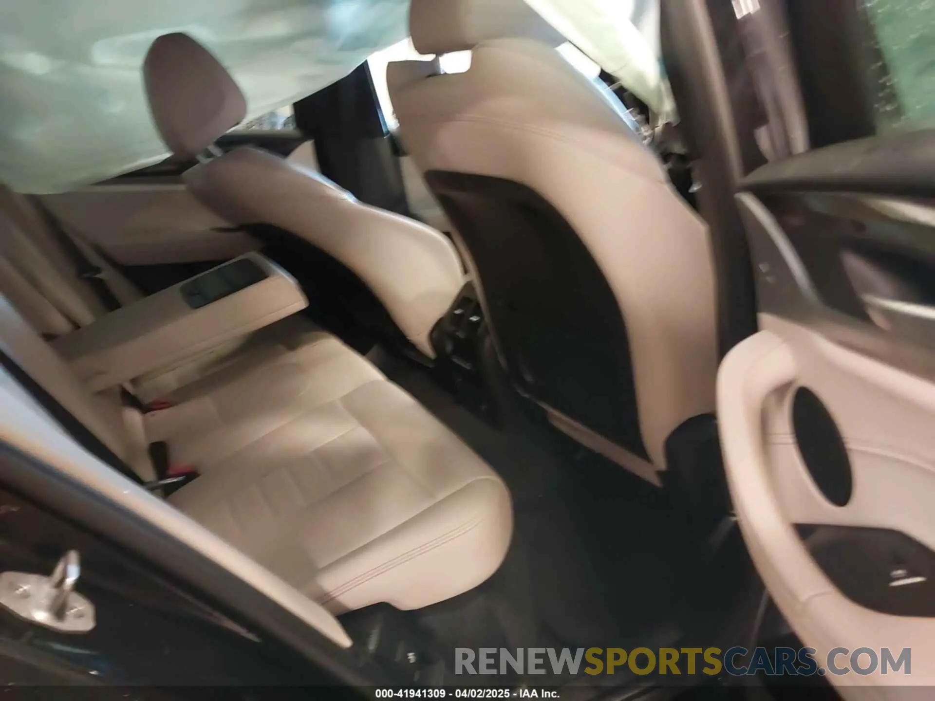 8 fotografías del automóvil dañado 5UXTR9C51KLE15877 BMW X3 2019