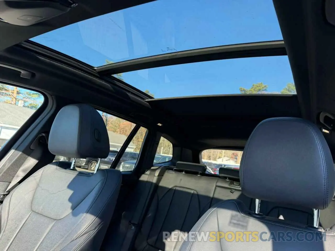 9 fotografías del automóvil dañado 5UXTR9C51KLR04647 BMW X3 2019