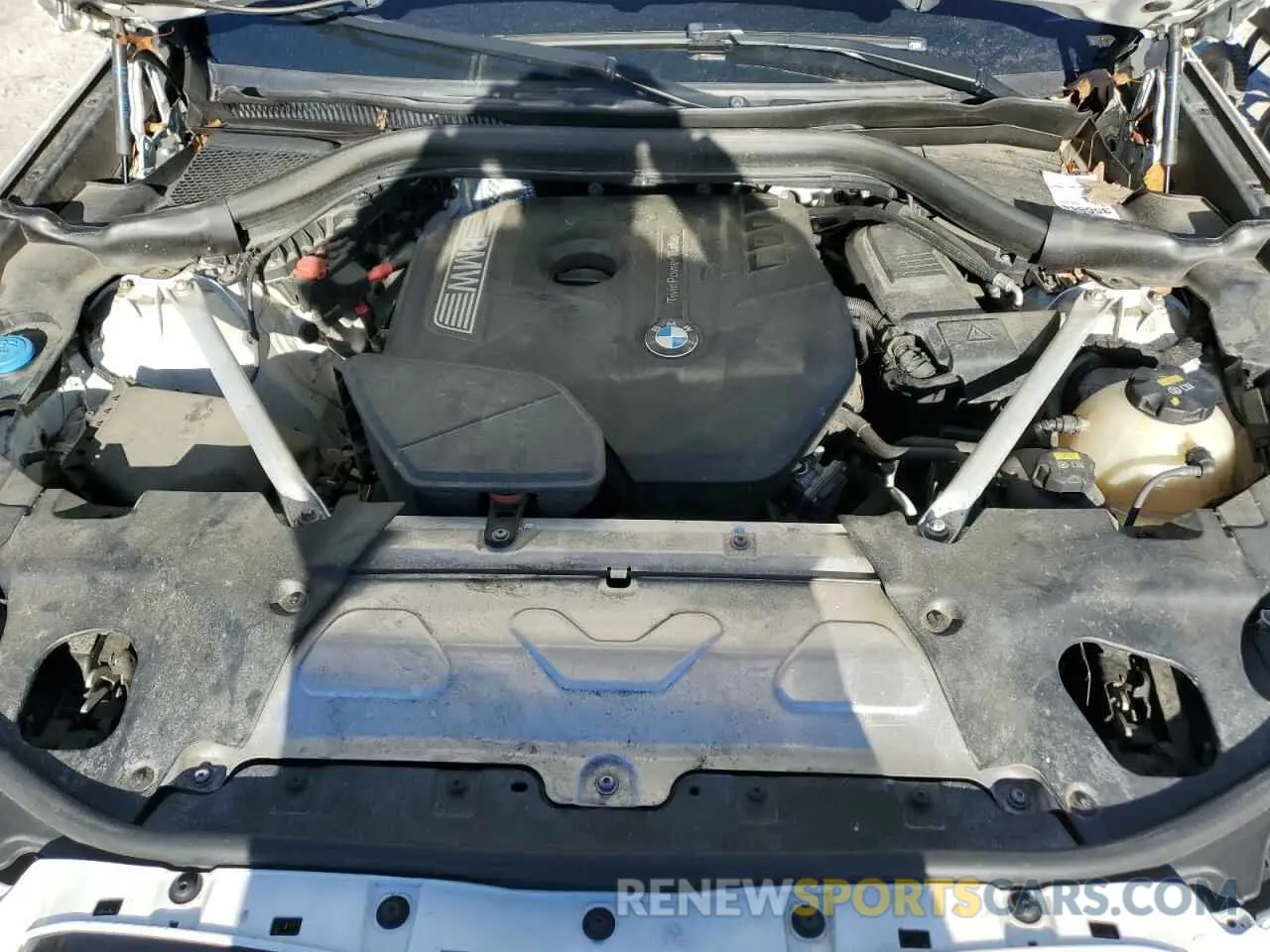 12 fotografías del automóvil dañado 5UXTR9C52KLE15614 BMW X3 2019