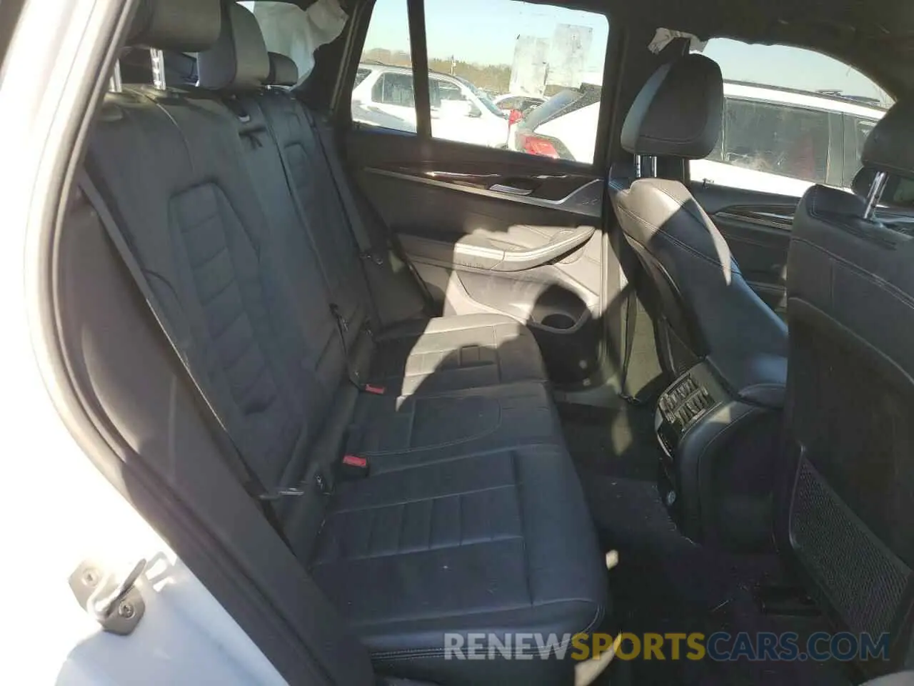 11 fotografías del automóvil dañado 5UXTR9C53KLE20658 BMW X3 2019