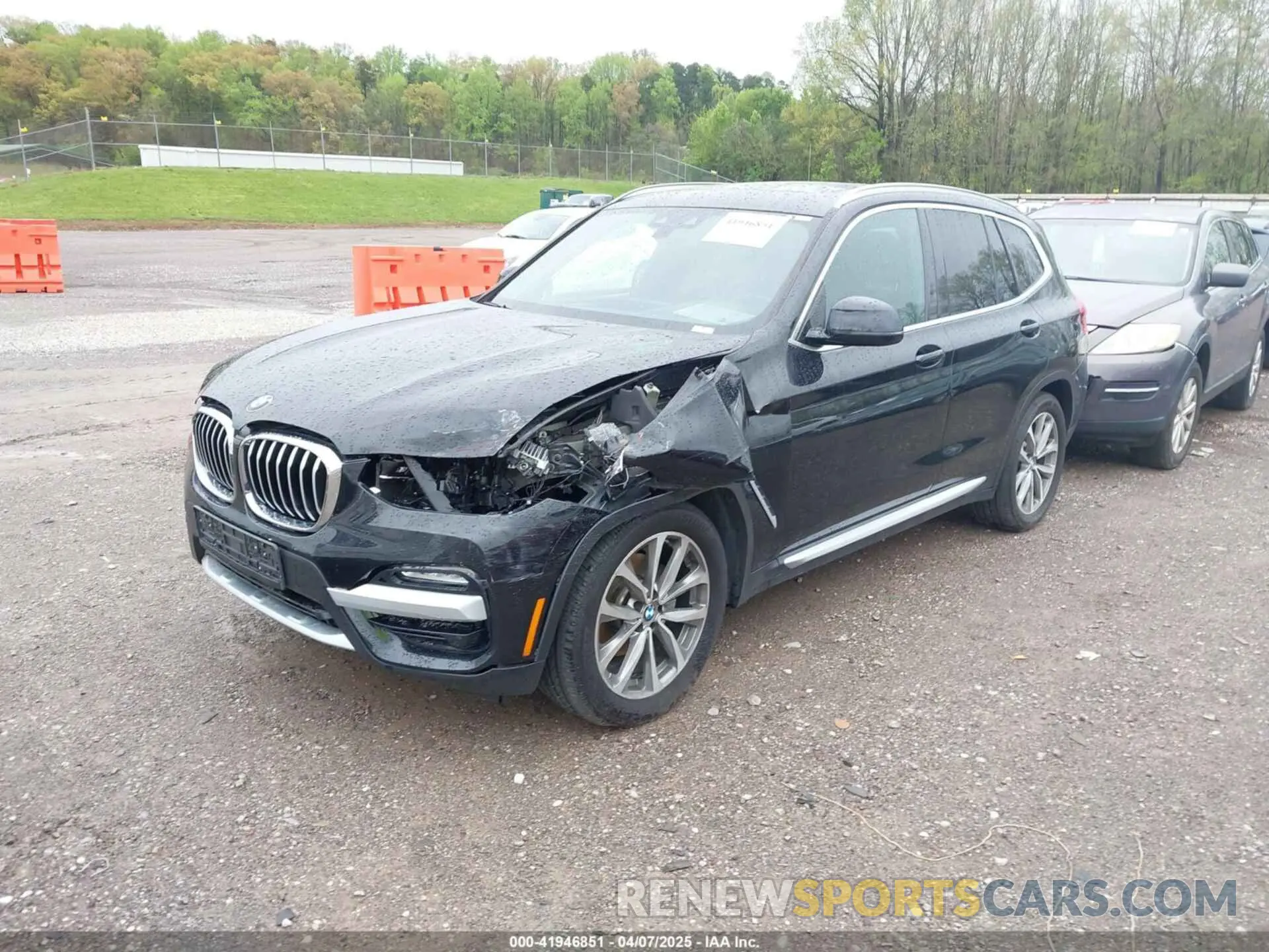 2 fotografías del automóvil dañado 5UXTR9C55KLE21875 BMW X3 2019