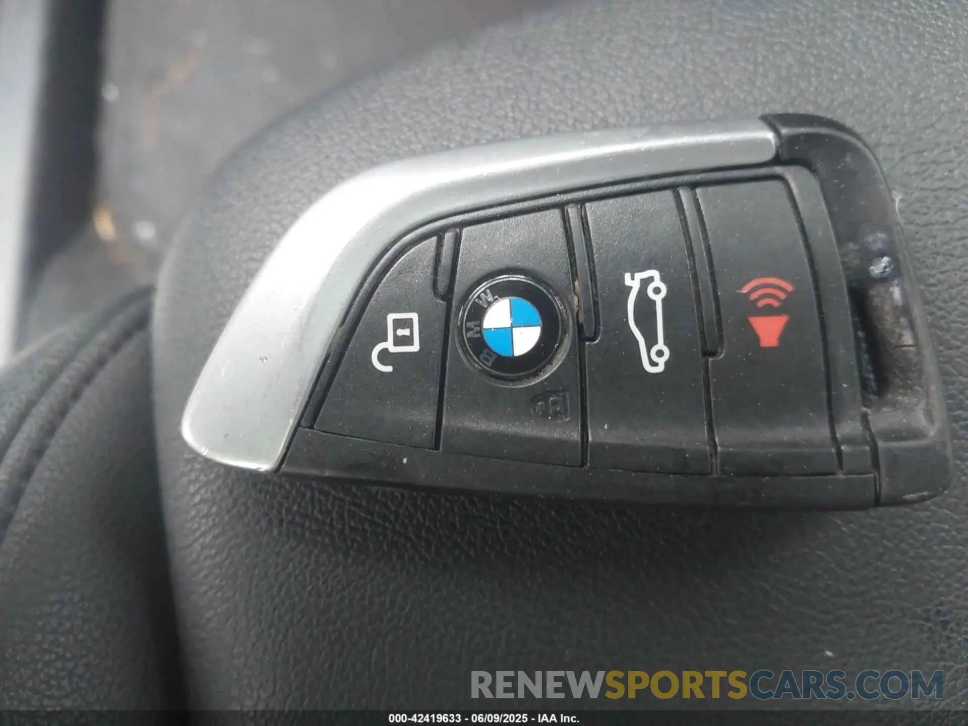 11 fotografías del automóvil dañado 5UXTR9C59KLE13195 BMW X3 2019