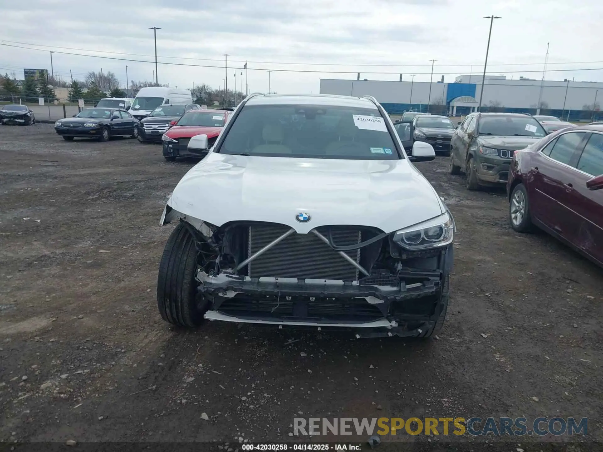 13 fotografías del automóvil dañado 5UXTR9C5XKLE17238 BMW X3 2019