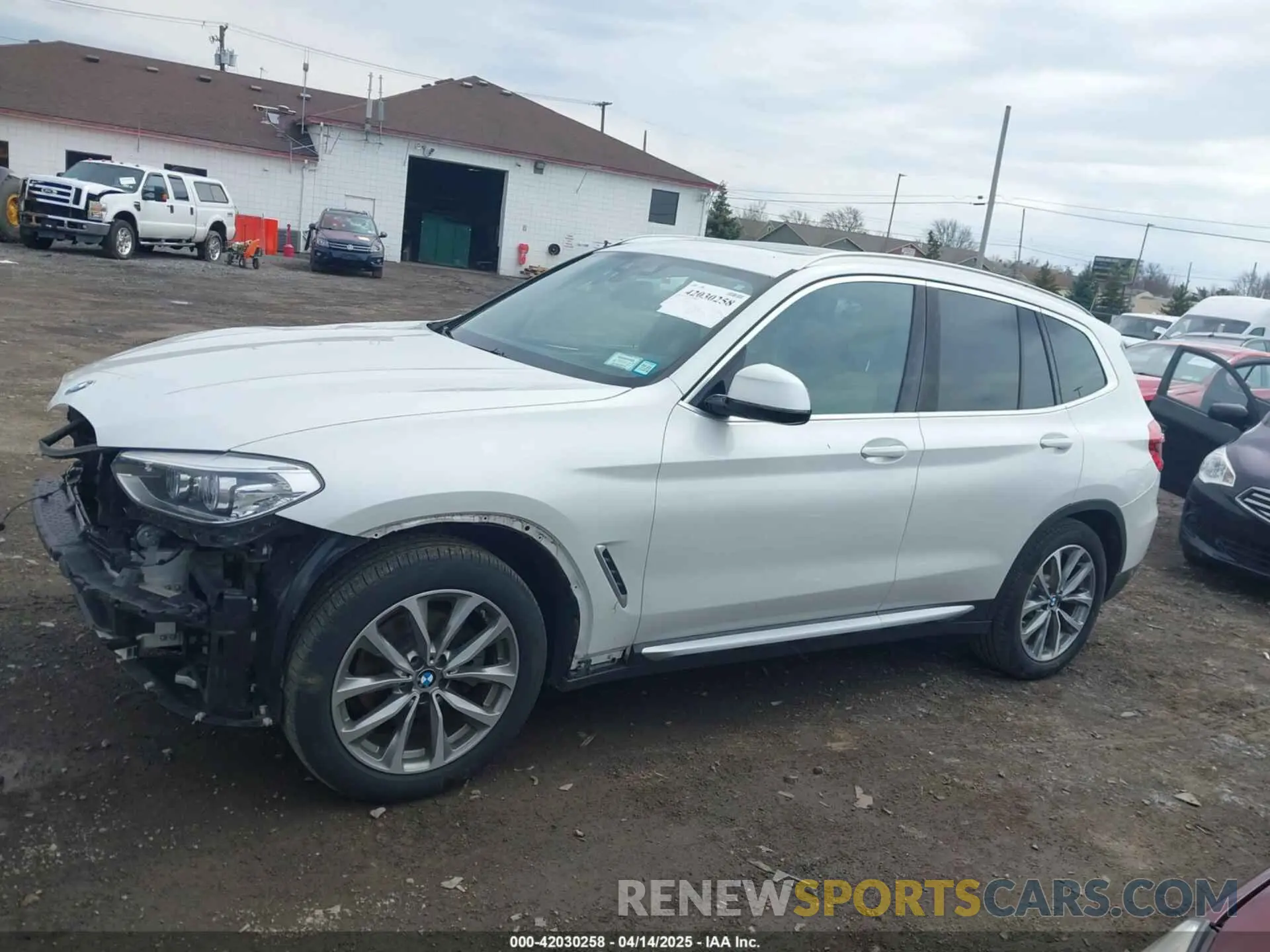 15 fotografías del automóvil dañado 5UXTR9C5XKLE17238 BMW X3 2019