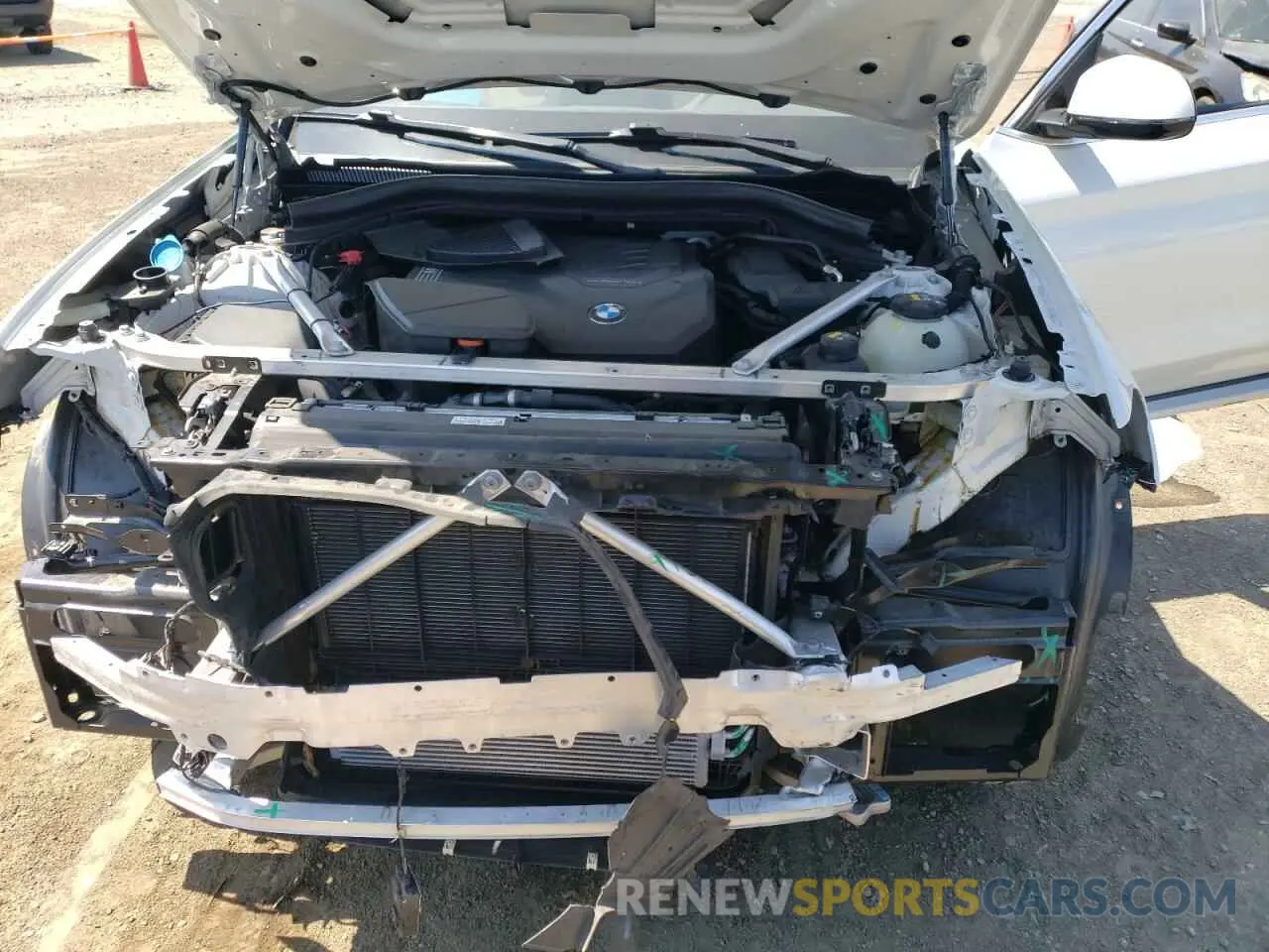 12 fotografías del automóvil dañado 5UXTY3C02L9C08126 BMW X3 2020