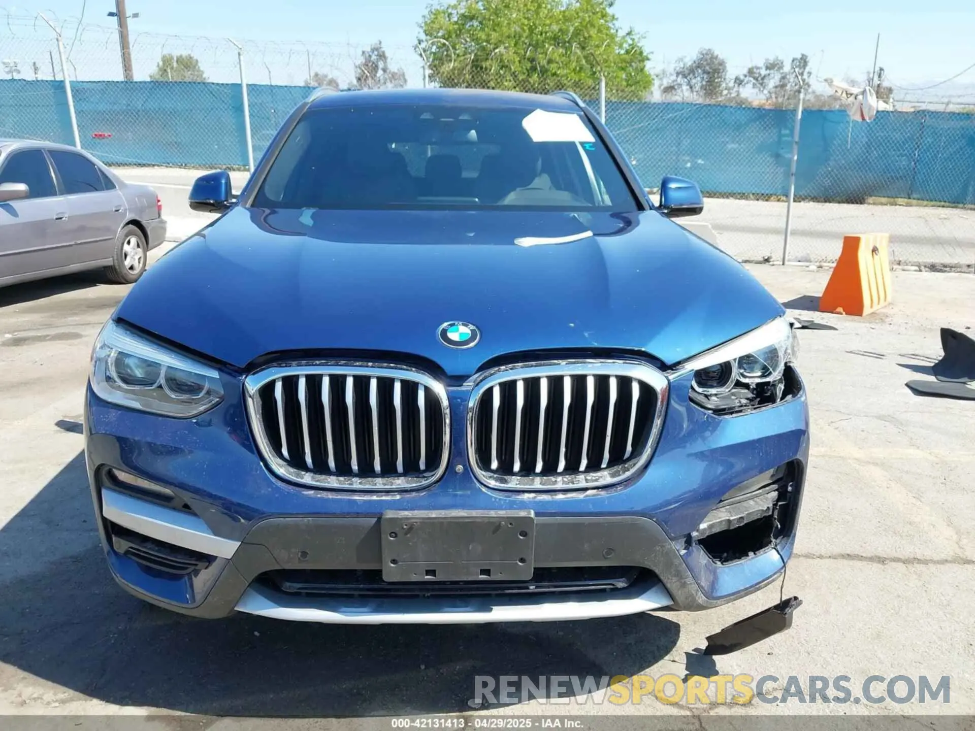 12 fotografías del automóvil dañado 5UXTY3C05L9D42497 BMW X3 2020