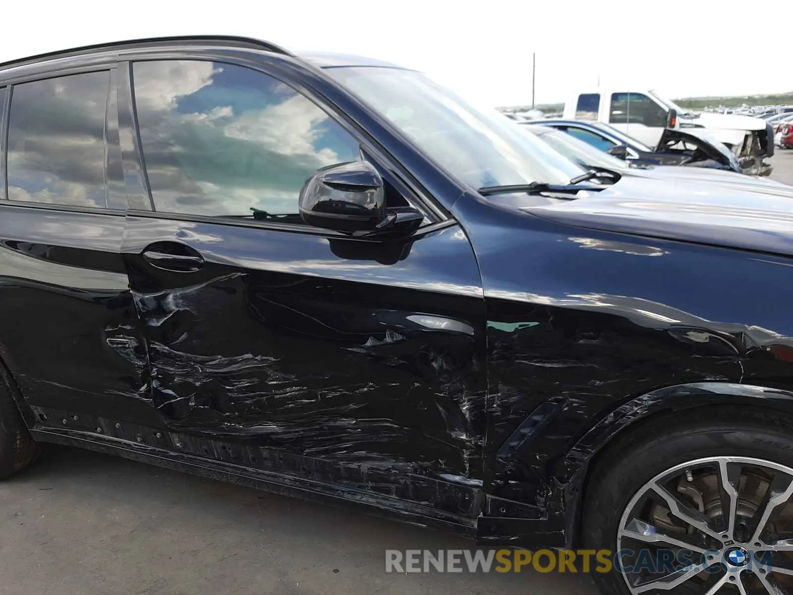 9 fotografías del automóvil dañado 5UXTY3C05LLE54753 BMW X3 2020