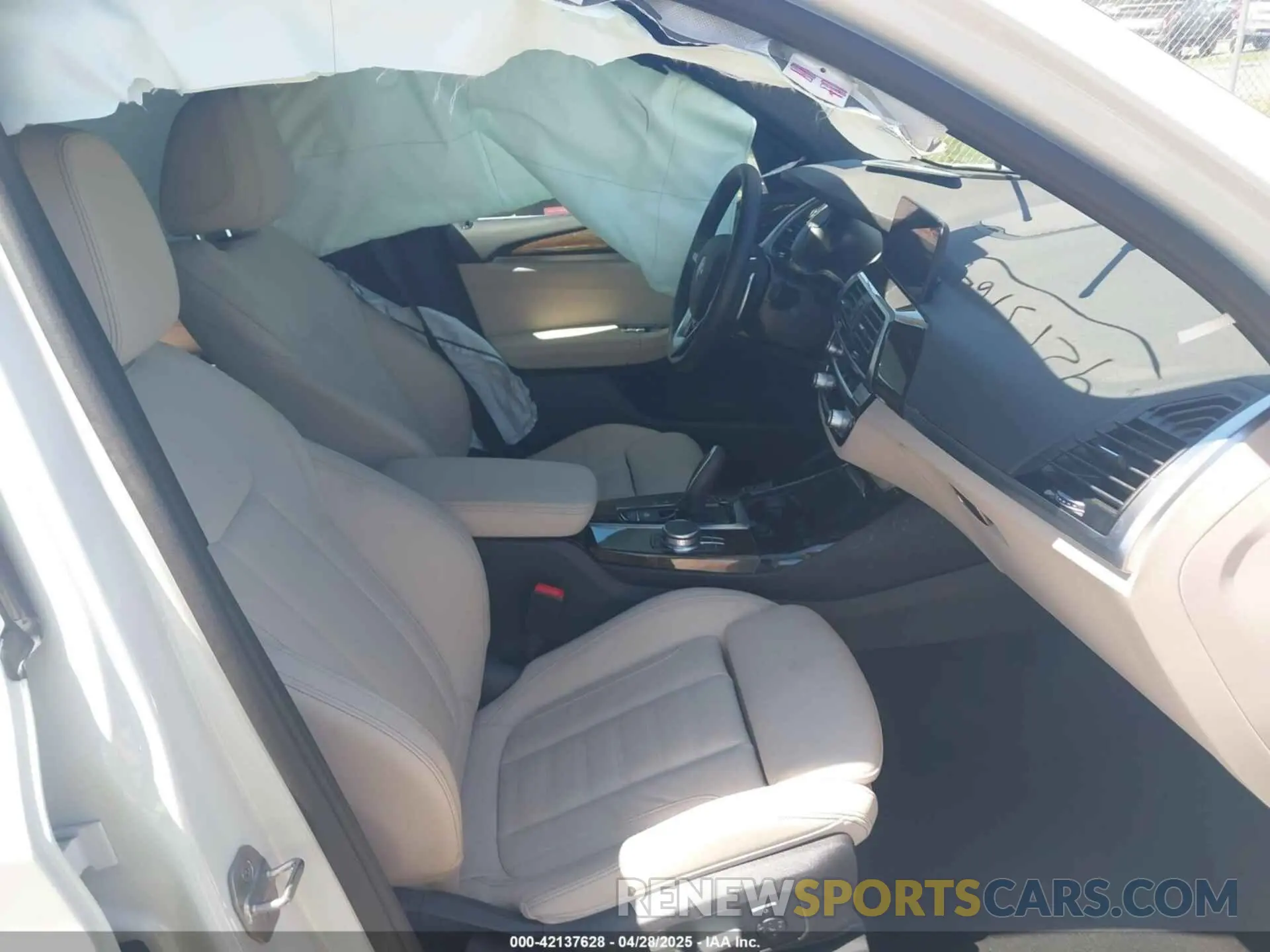 5 fotografías del automóvil dañado 5UXTY5C01LLT32755 BMW X3 2020
