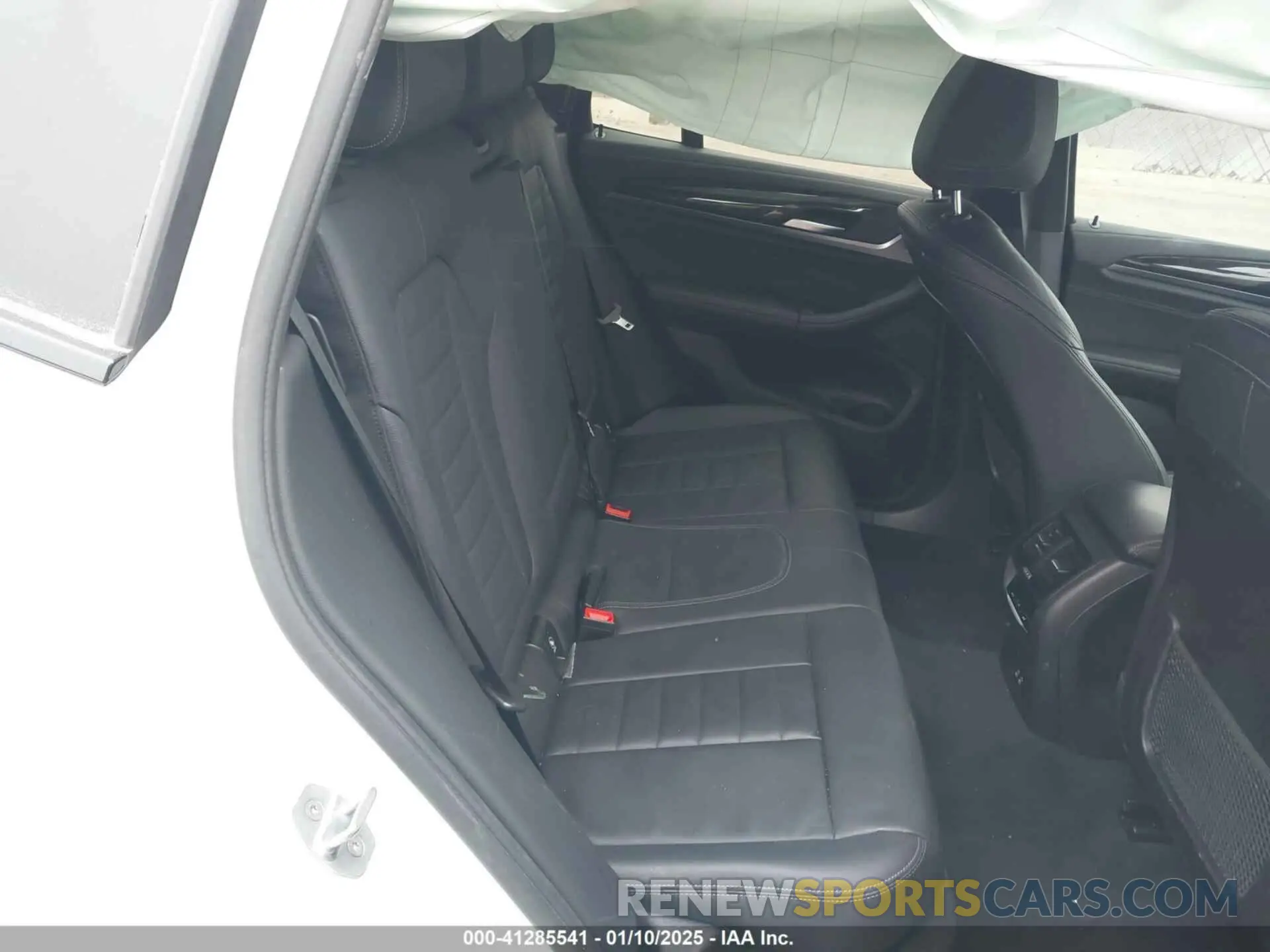 8 fotografías del automóvil dañado 5UXTY9C02L9C16309 BMW X3 2020