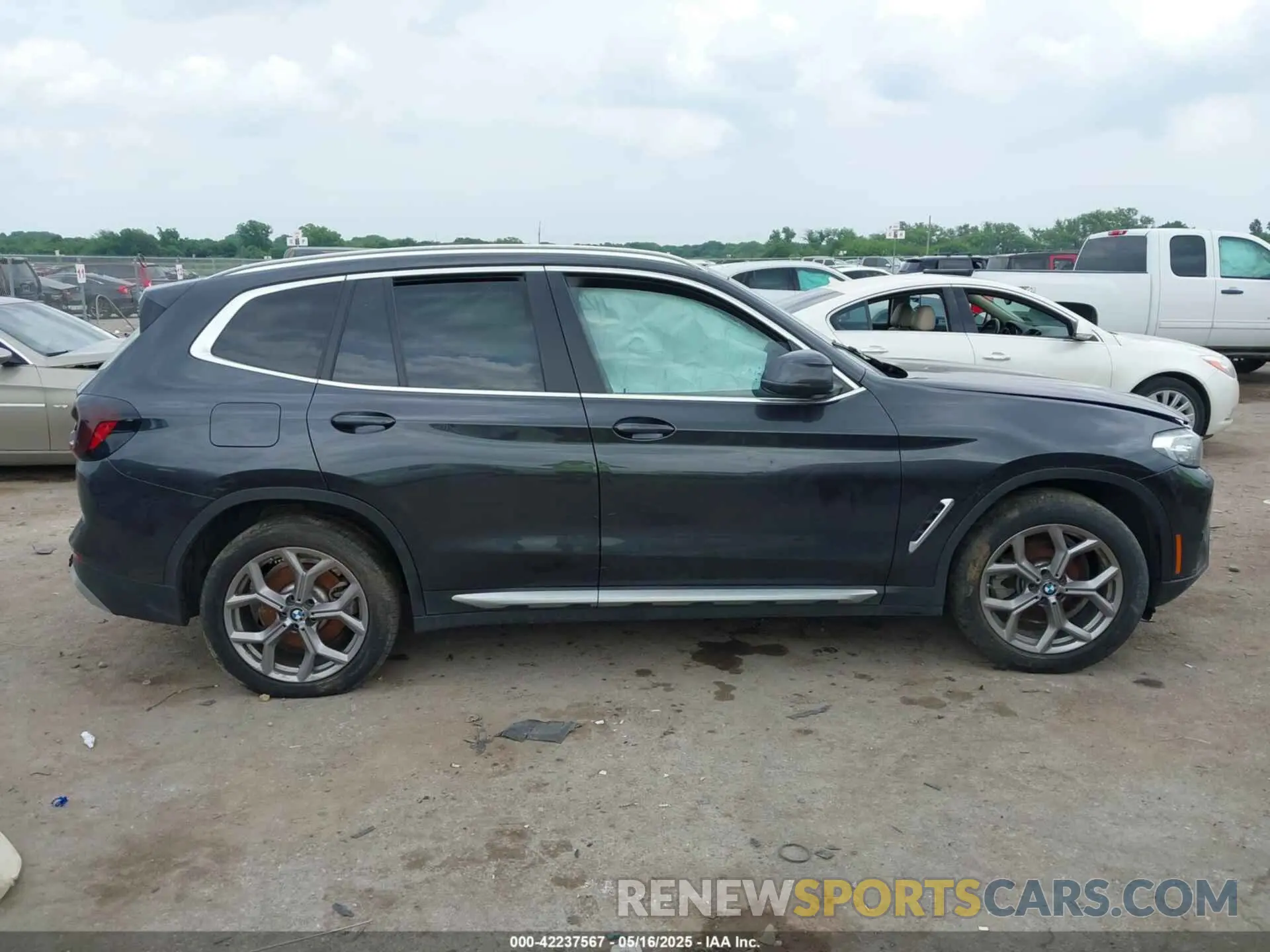 13 fotografías del automóvil dañado WBX57DP02NN178228 BMW X3 2022