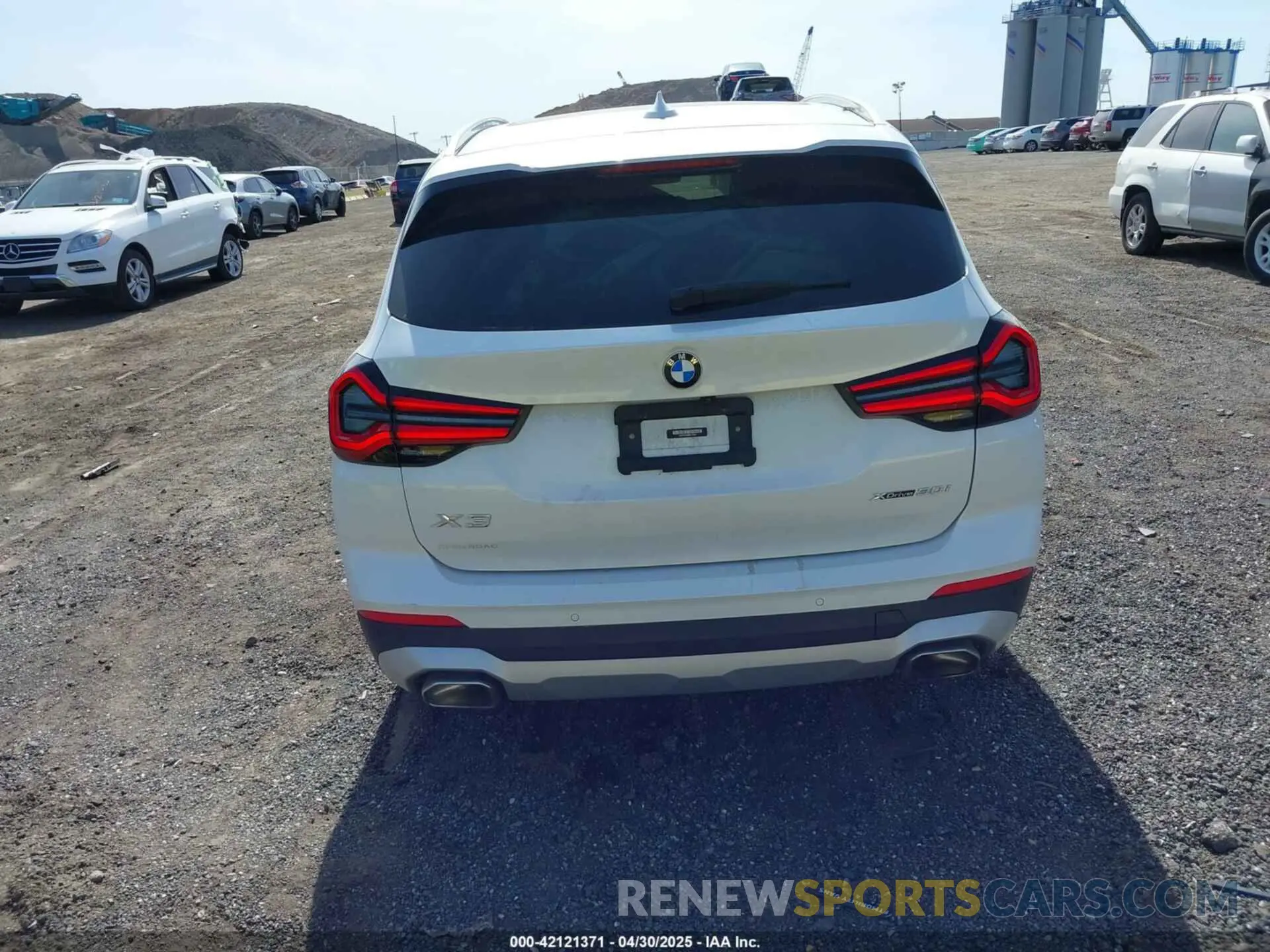 16 fotografías del automóvil dañado WBX57DP06NN172447 BMW X3 2022