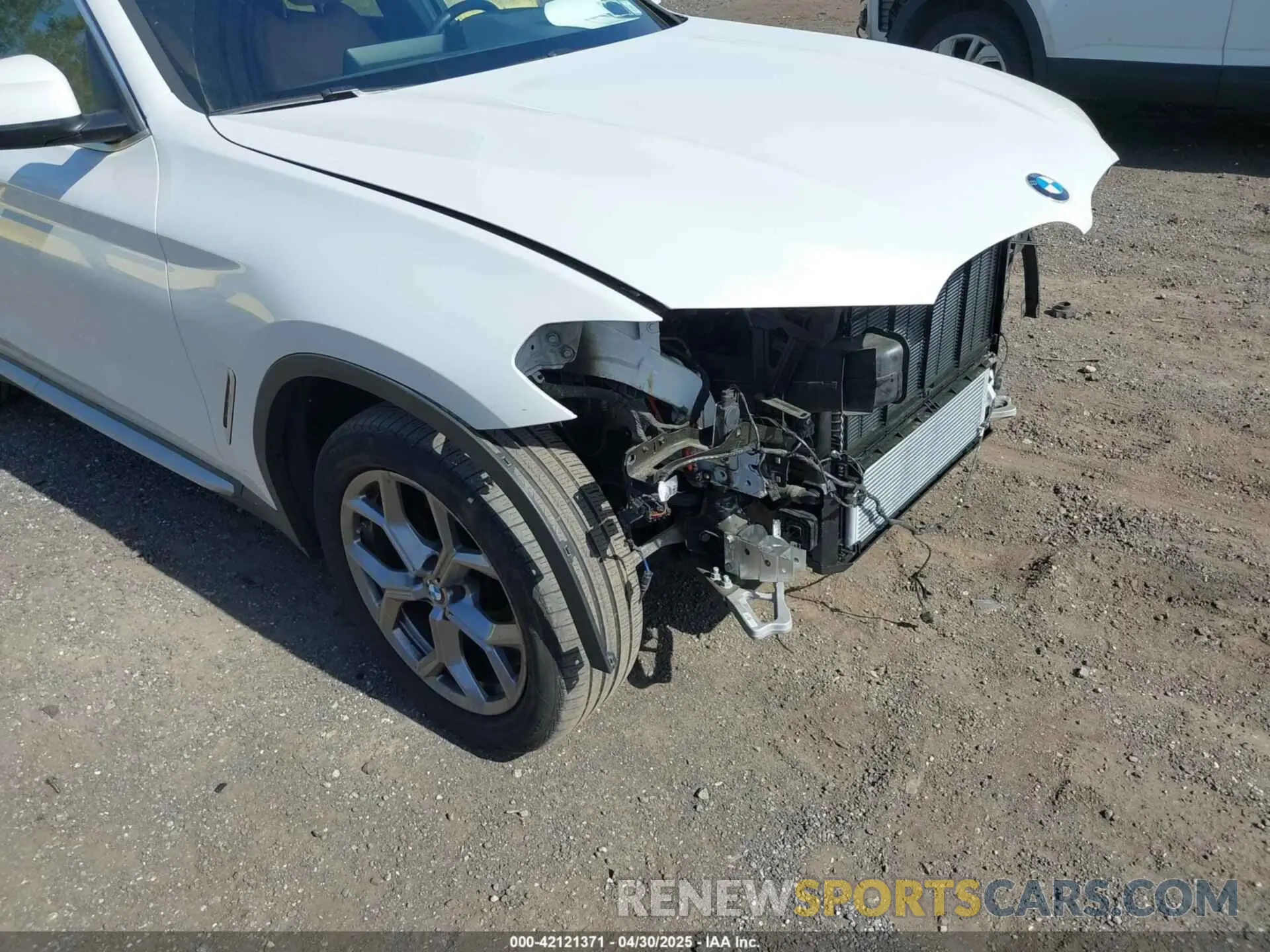 17 fotografías del automóvil dañado WBX57DP06NN172447 BMW X3 2022
