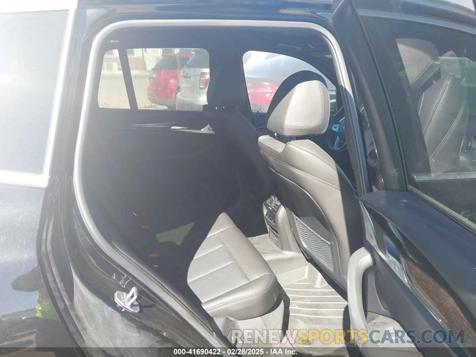8 fotografías del automóvil dañado WBX57DP06NN175462 BMW X3 2022