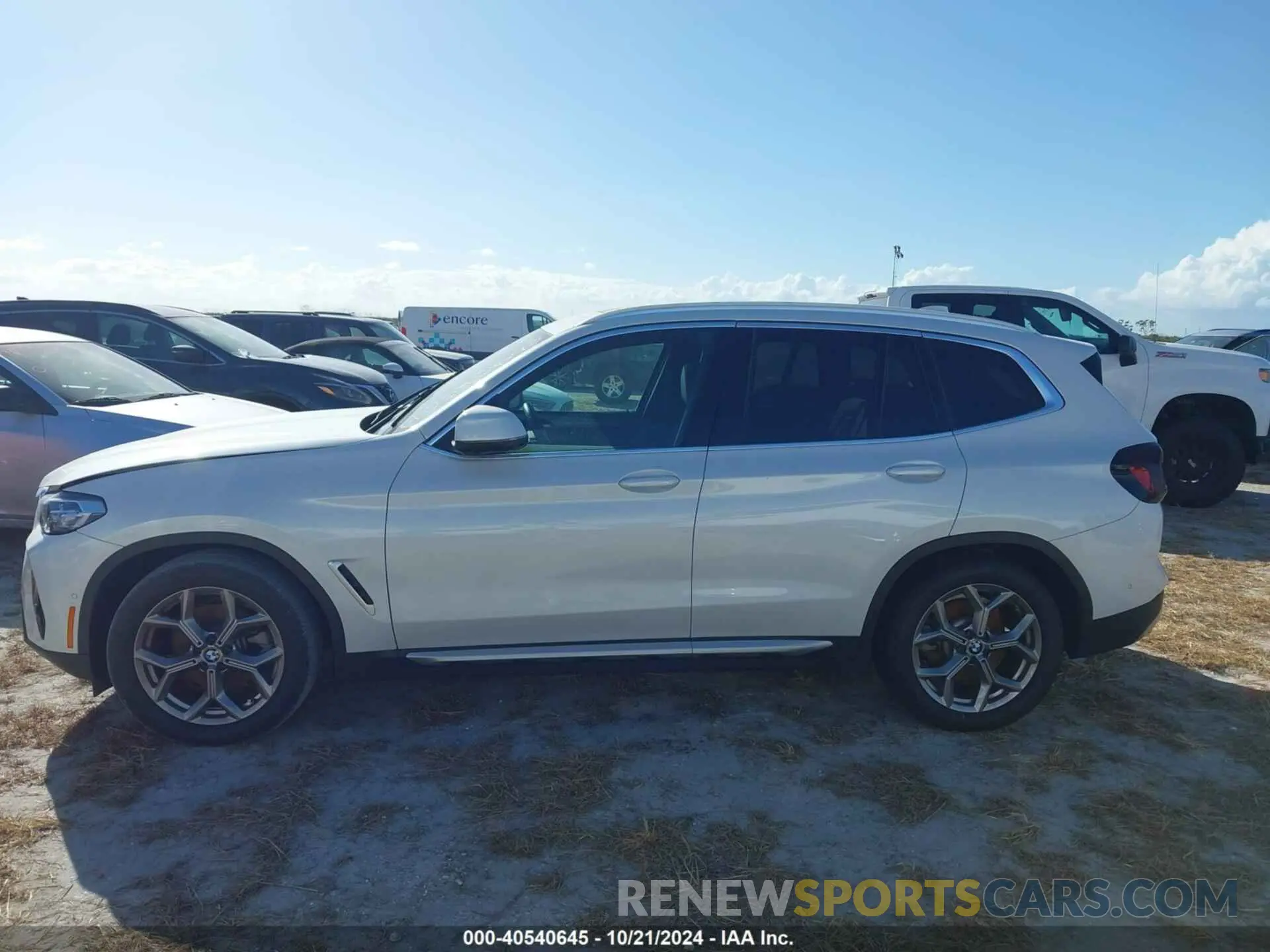 13 fotografías del automóvil dañado 5UX43DP04P9S19358 BMW X3 2023