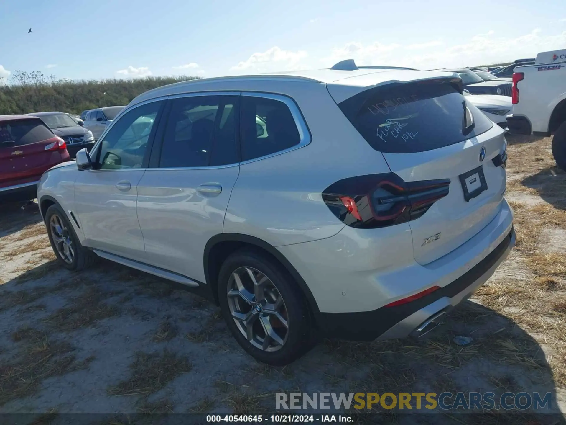 3 fotografías del automóvil dañado 5UX43DP04P9S19358 BMW X3 2023