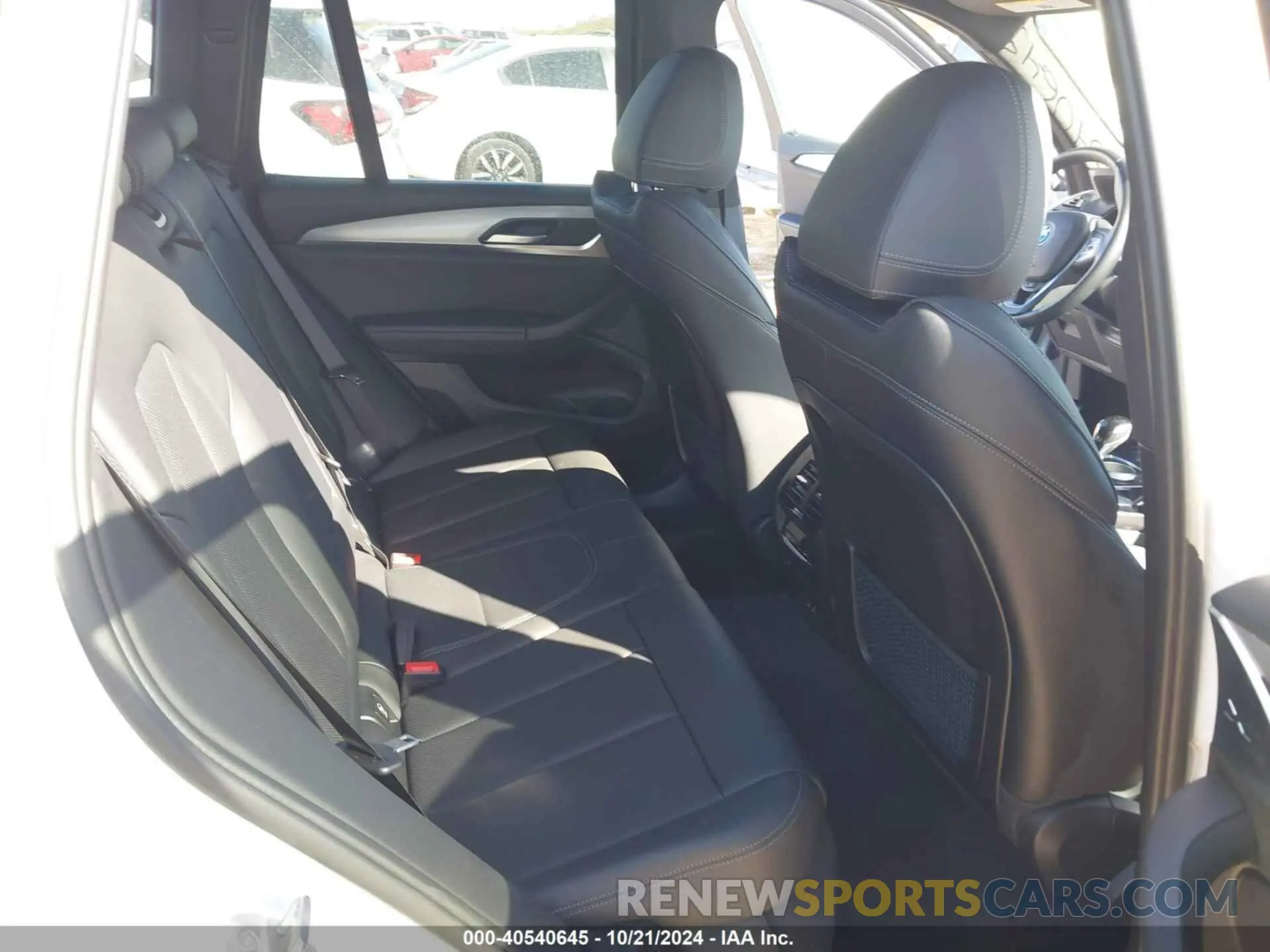 8 fotografías del automóvil dañado 5UX43DP04P9S19358 BMW X3 2023