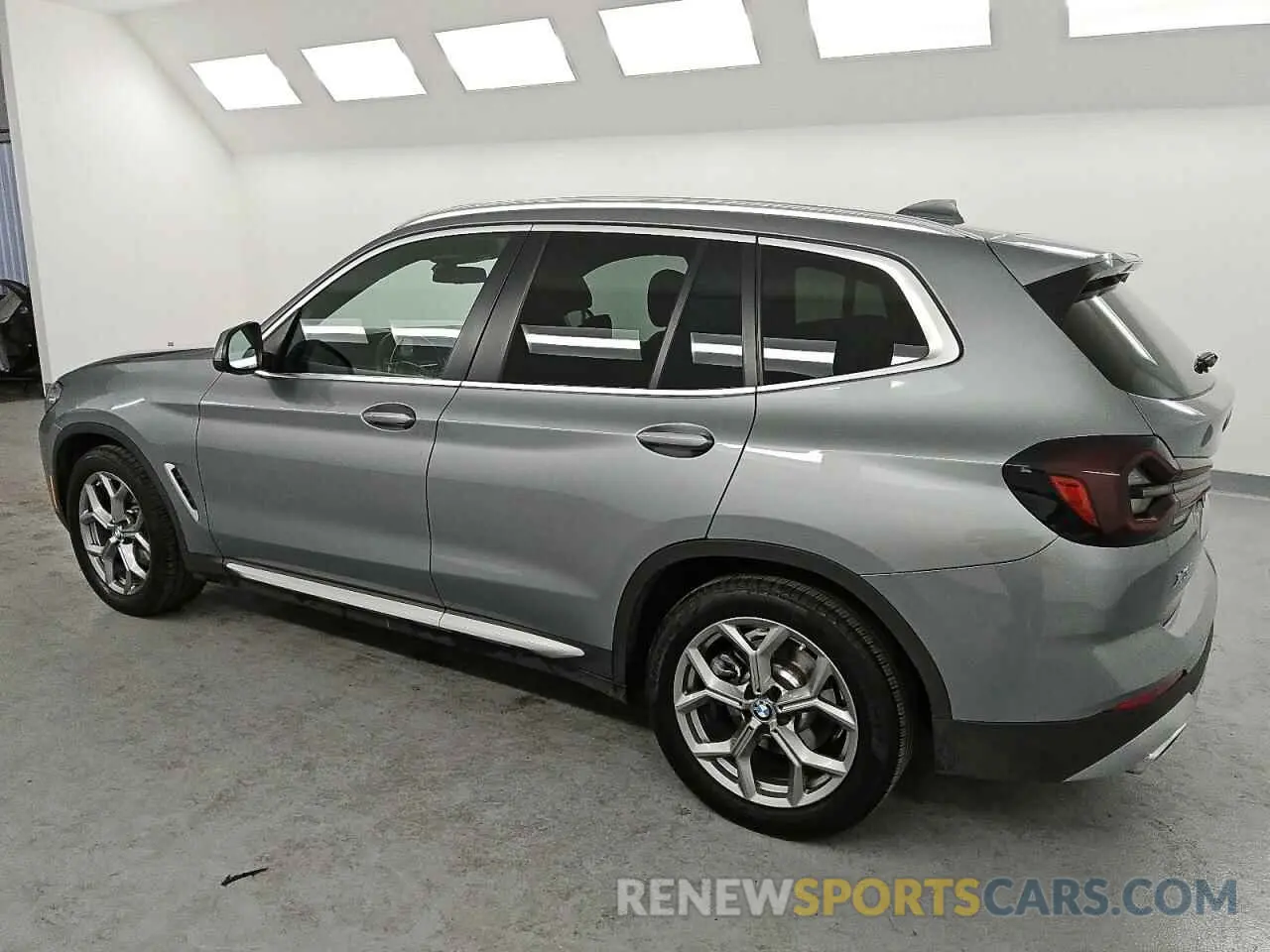 2 fotografías del automóvil dañado 5UX43DP06P9S77911 BMW X3 2023