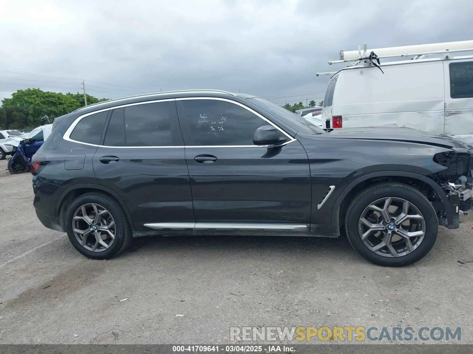 14 fotografías del automóvil dañado 5UX43DP09P9R23362 BMW X3 2023