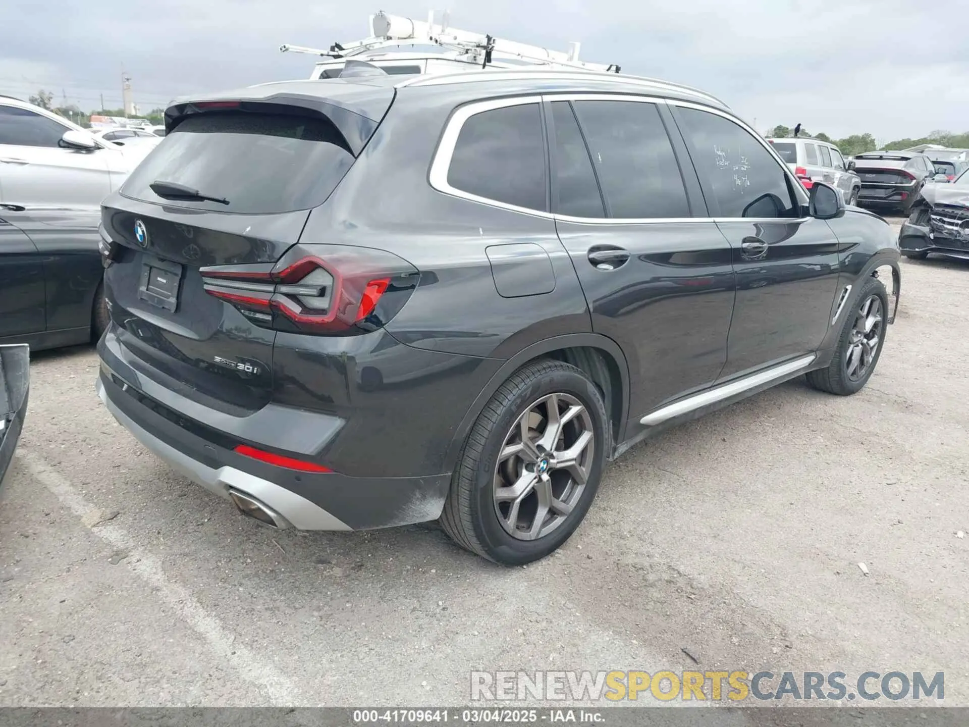 4 fotografías del automóvil dañado 5UX43DP09P9R23362 BMW X3 2023