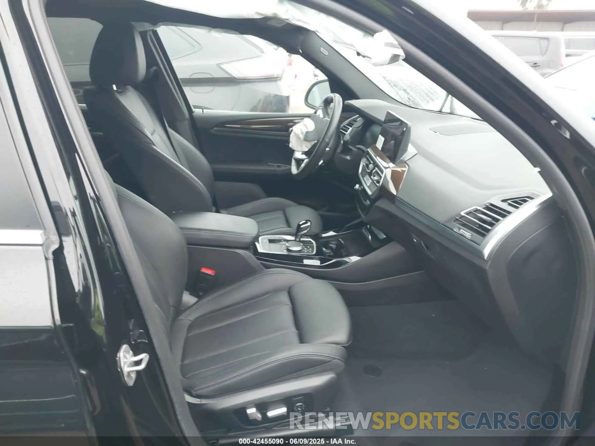5 fotografías del automóvil dañado 5UX43DP03R9T57010 BMW X3 2024