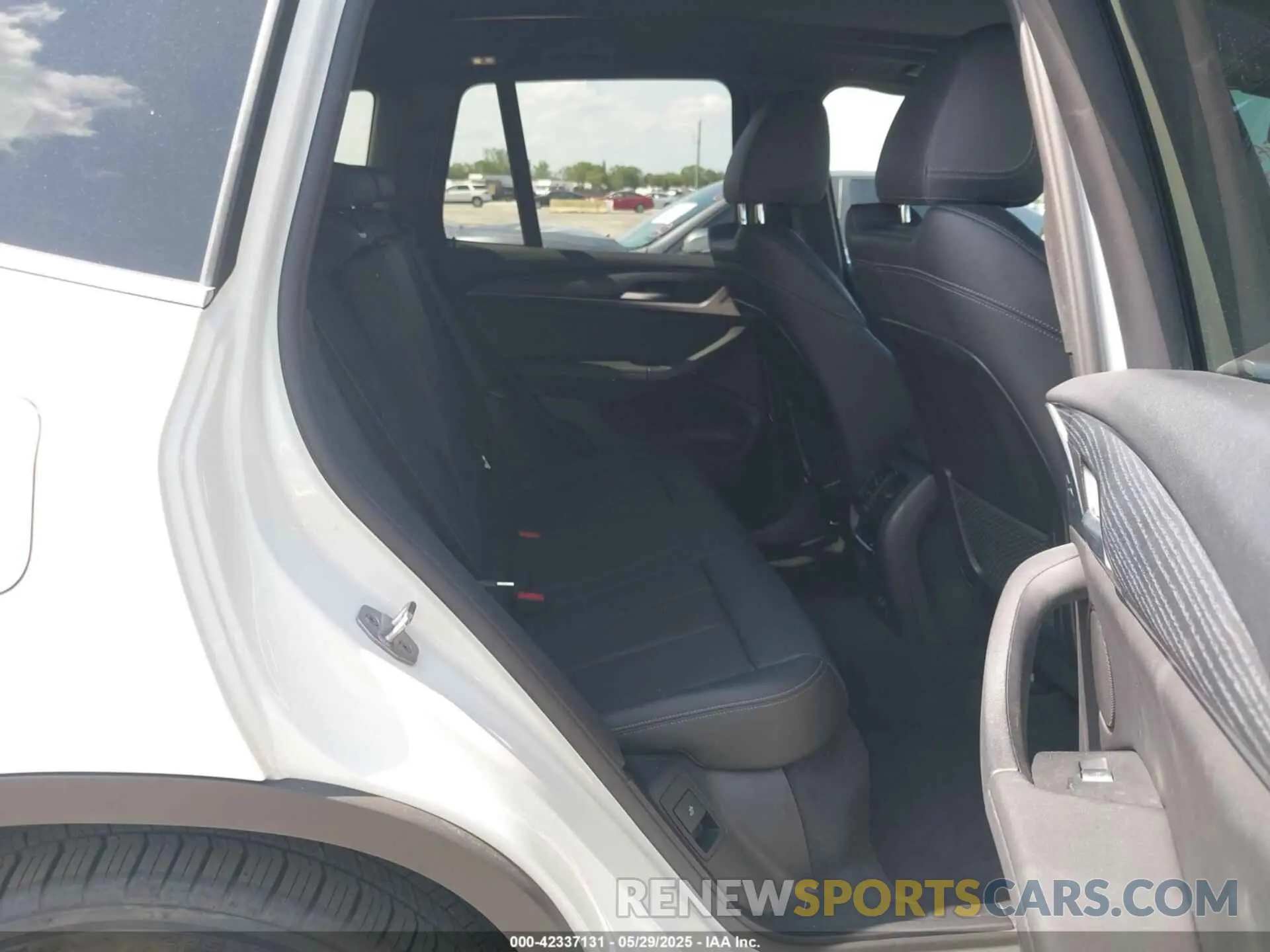 8 fotografías del automóvil dañado 5UX43DP05R9U50269 BMW X3 2024