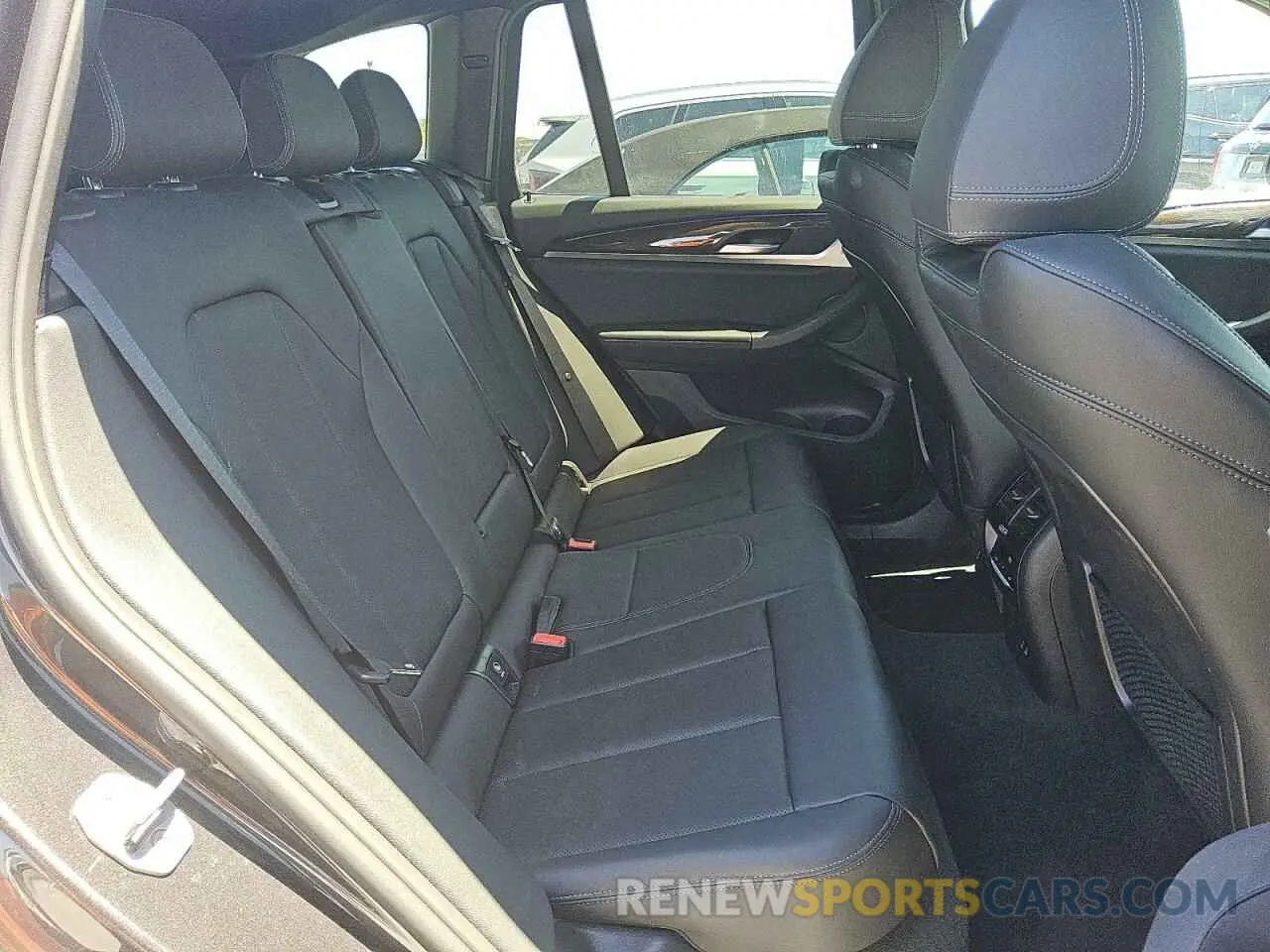 10 fotografías del automóvil dañado 5UX43DP05R9X15031 BMW X3 2024