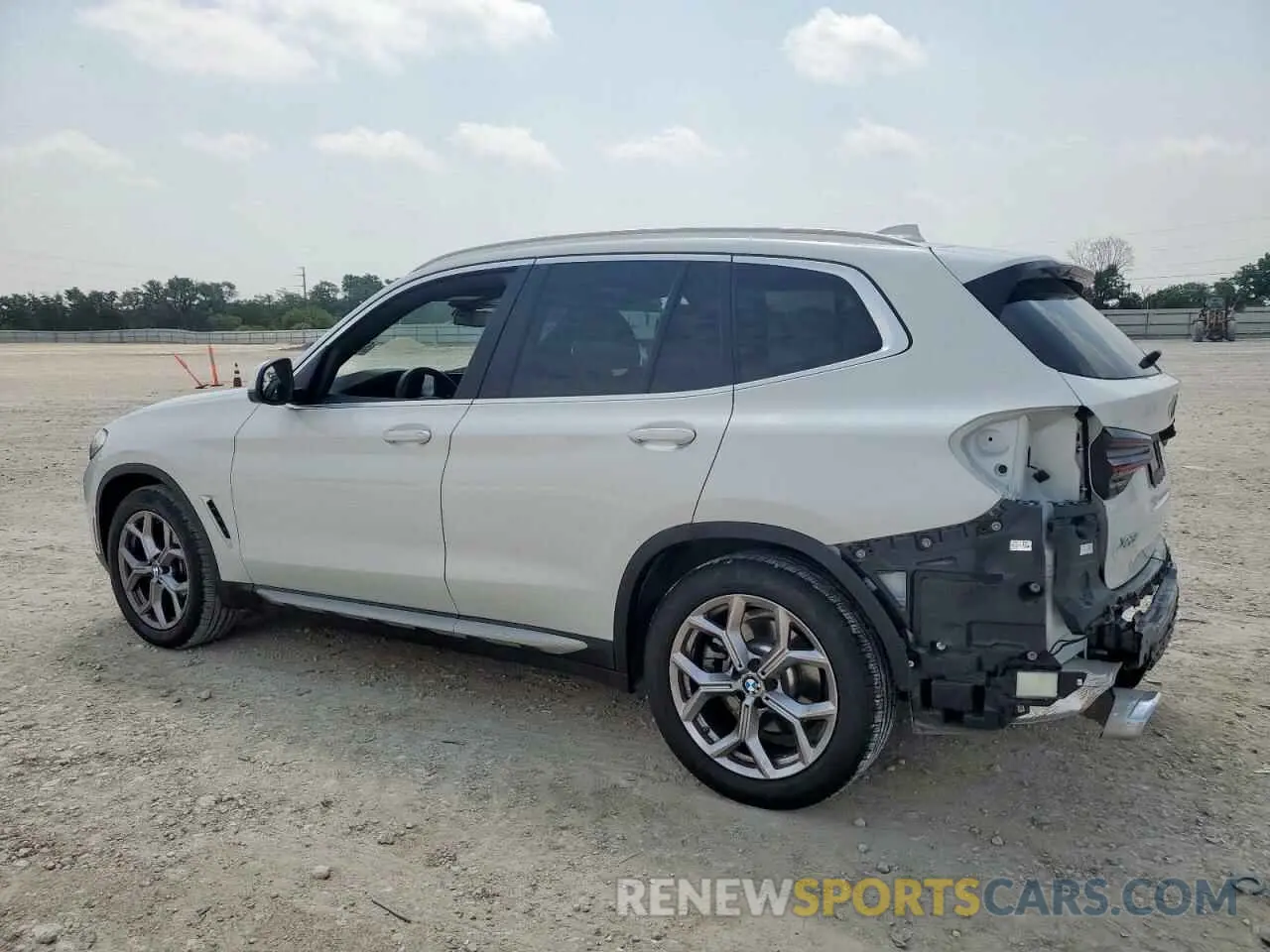 2 fotografías del automóvil dañado 5UX43DP07R9U49821 BMW X3 2024