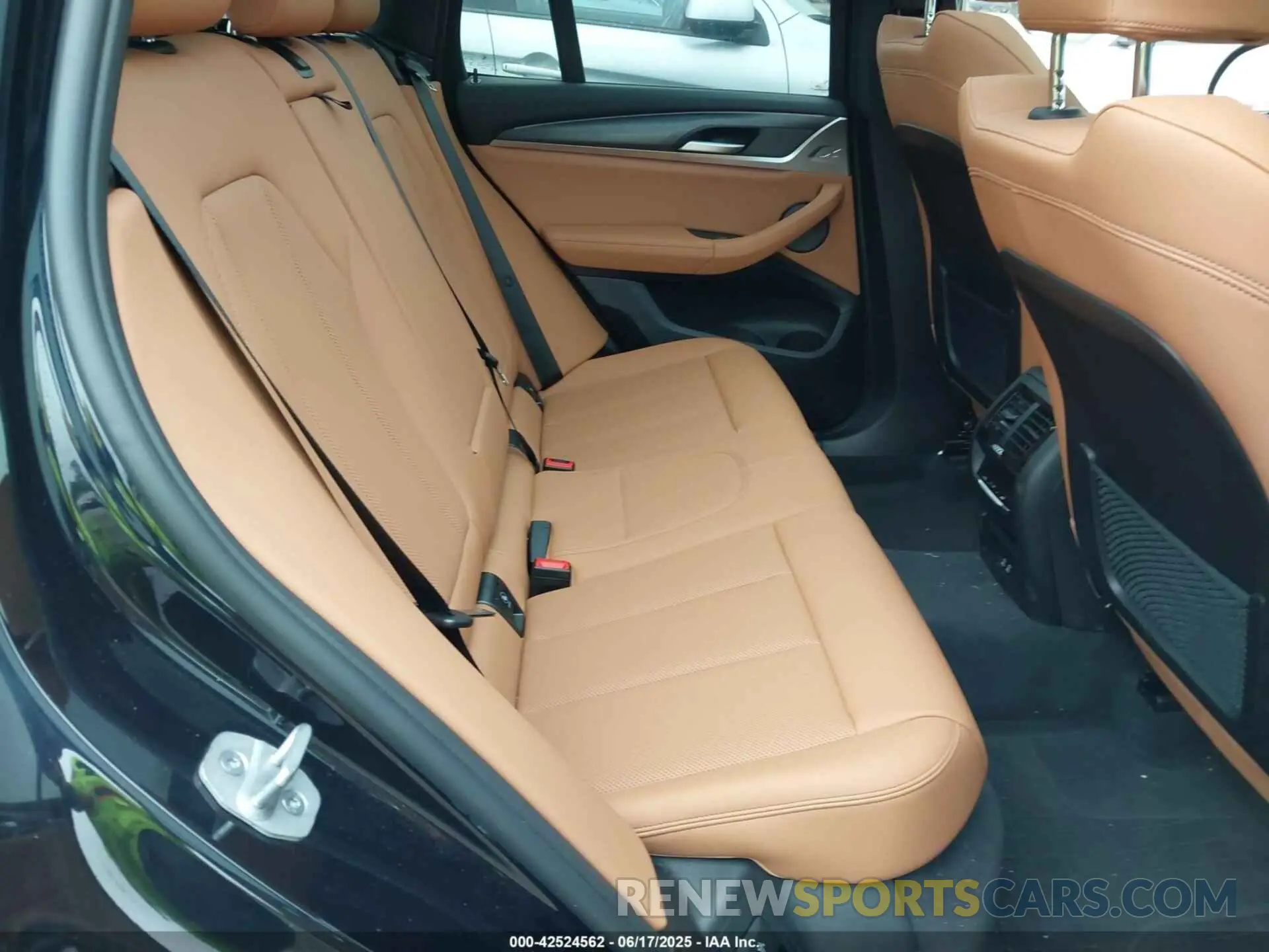 8 fotografías del automóvil dañado 5UX53DP08R9W84443 BMW X3 2024
