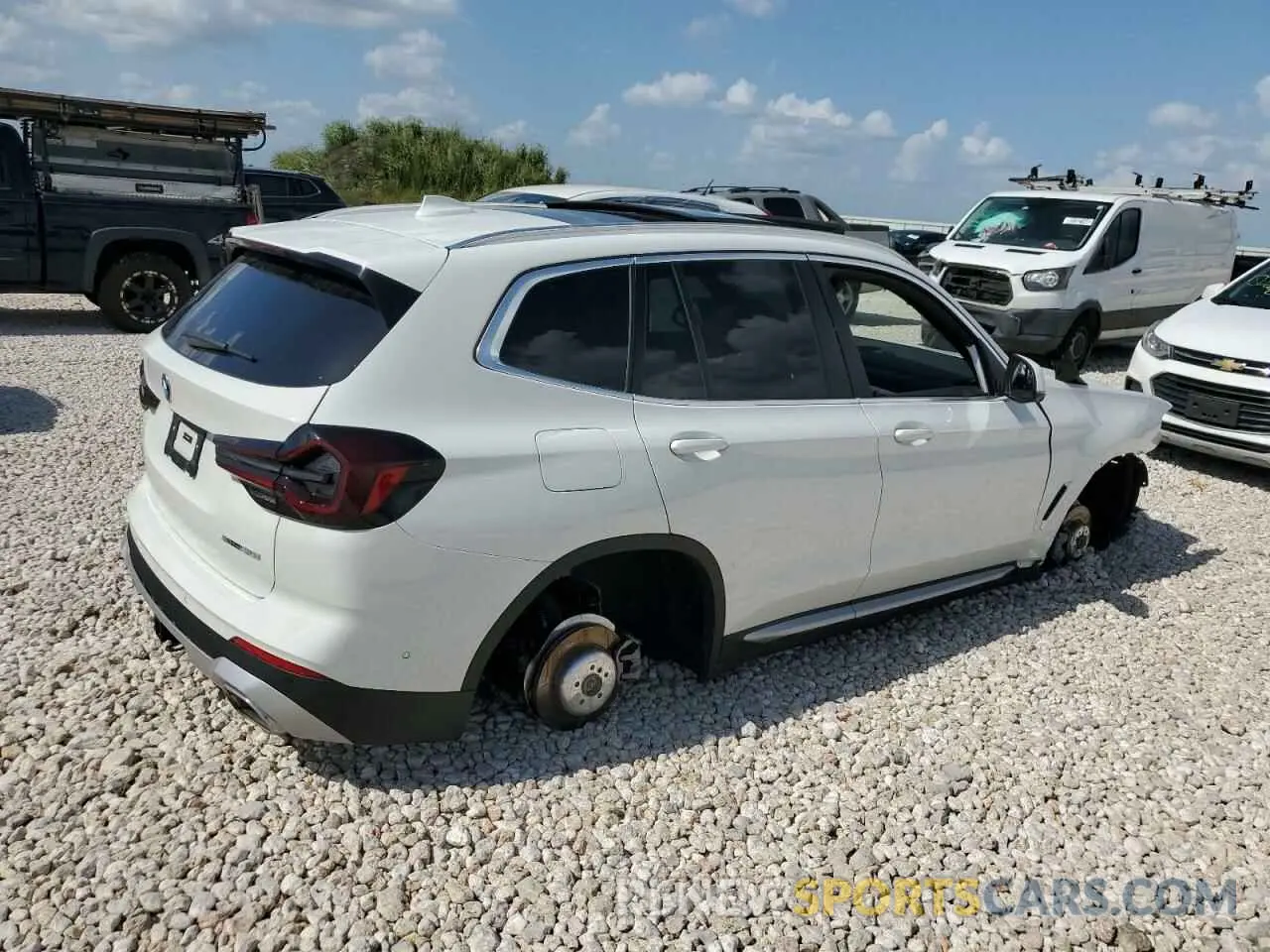 3 fotografías del automóvil dañado WBX47DP05RN252811 BMW X3 2024
