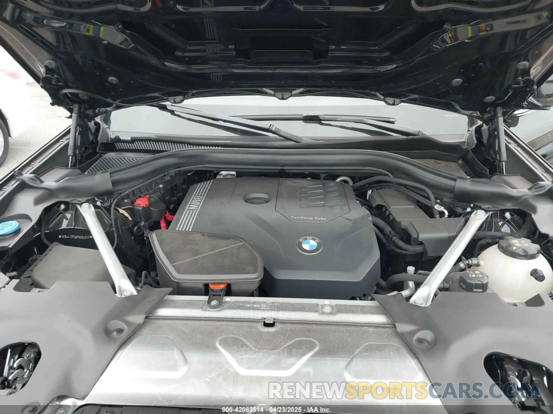 10 fotografías del automóvil dañado WBX47DP06RN261517 BMW X3 2024