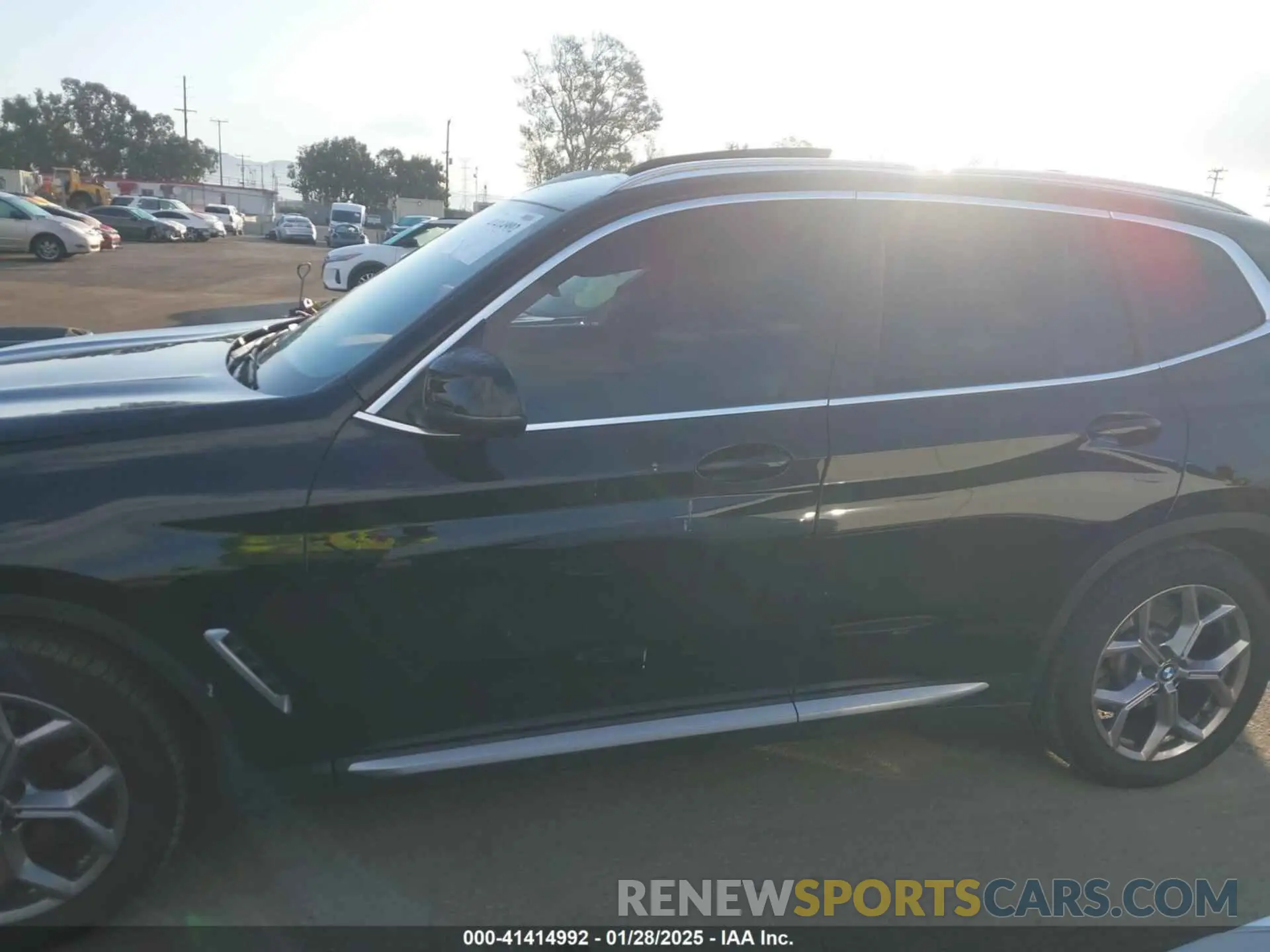 14 fotografías del automóvil dañado WBX47DP0XRN261570 BMW X3 2024